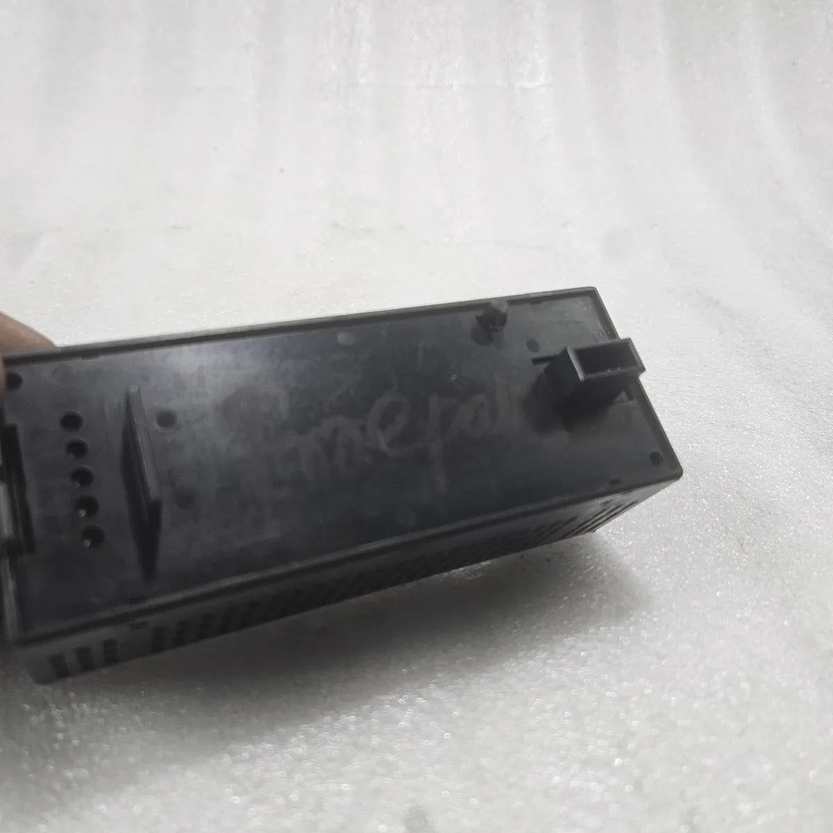 GE Fanuc VersaMax IC200PWR102F Power Supply 120/240VAC