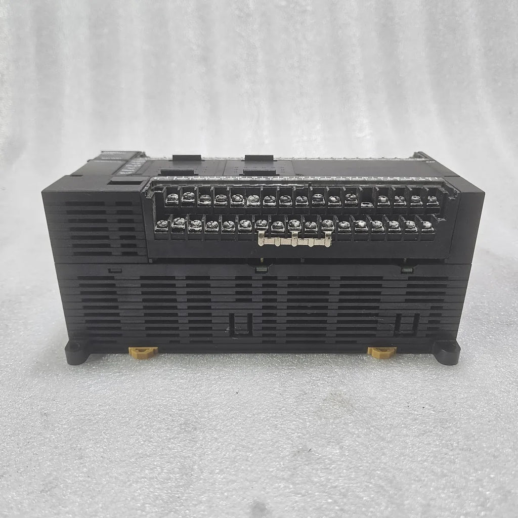 Omron CP1L-M60DR-A Sysmac PLC 100-240V AC 60-Point Controller