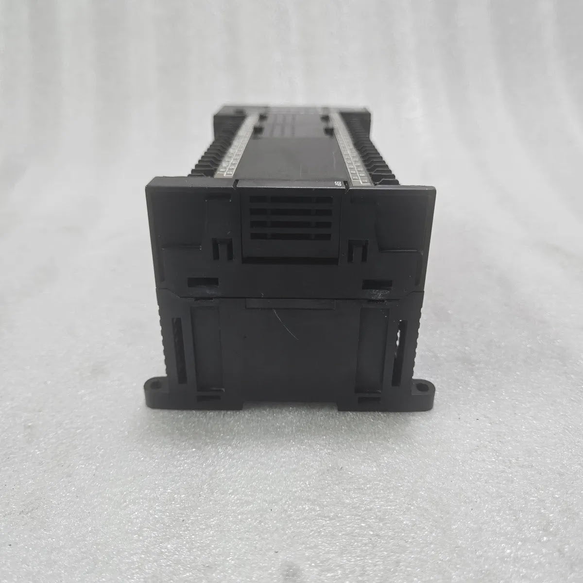 Omron CP1L-M60DR-A Sysmac PLC 100-240V AC 60-Point Controller