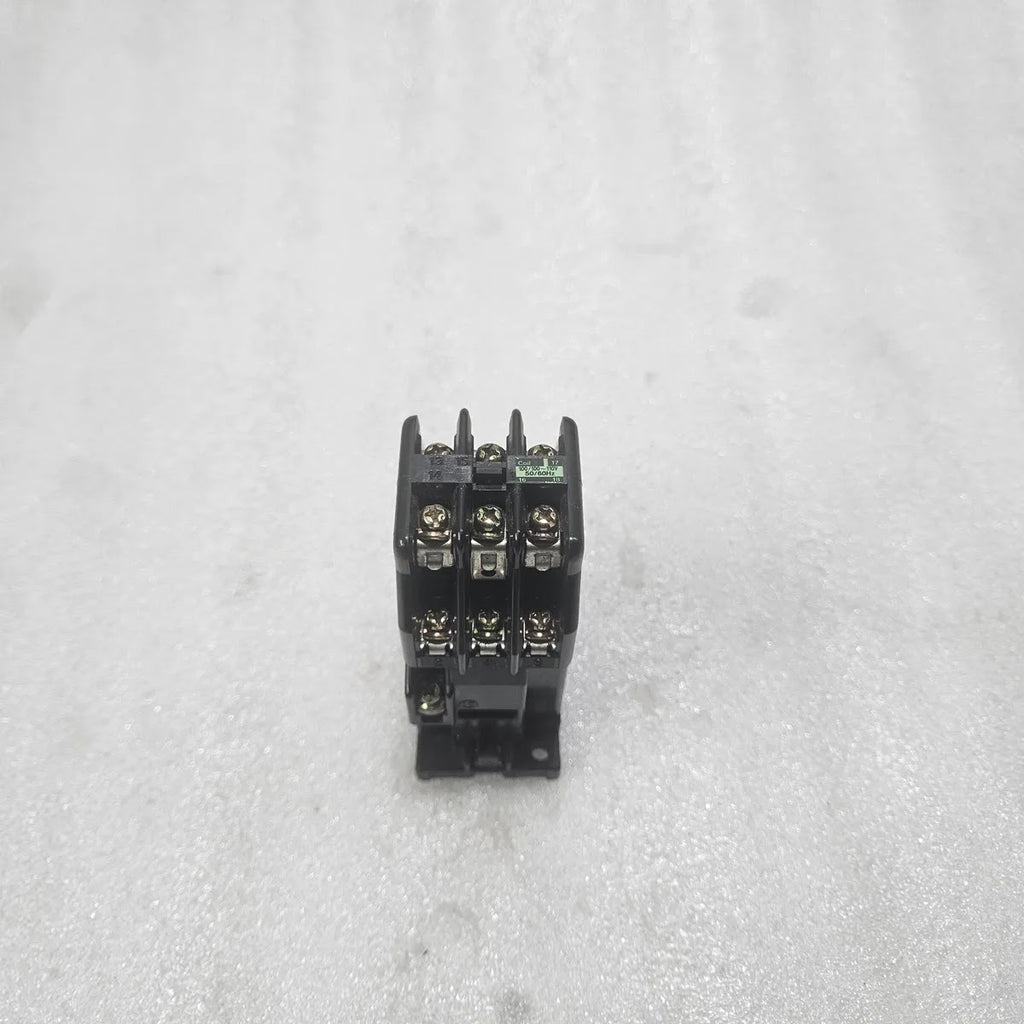 Fuji Electric SRC50-2U/X 4a2b Contactor 100-110V 50/60Hz