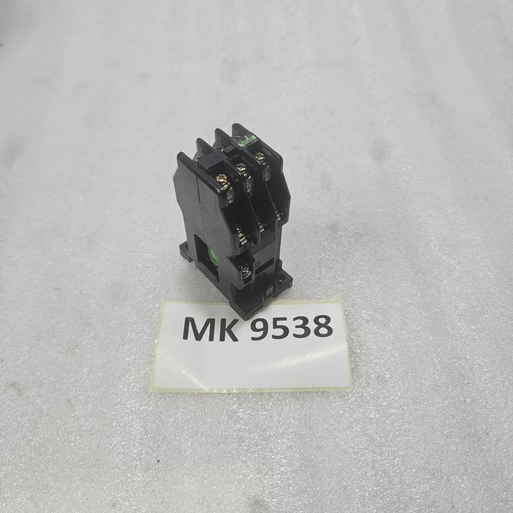 Fuji Electric SRC50-2U/X 4a2b Contactor 100-110V 50/60Hz