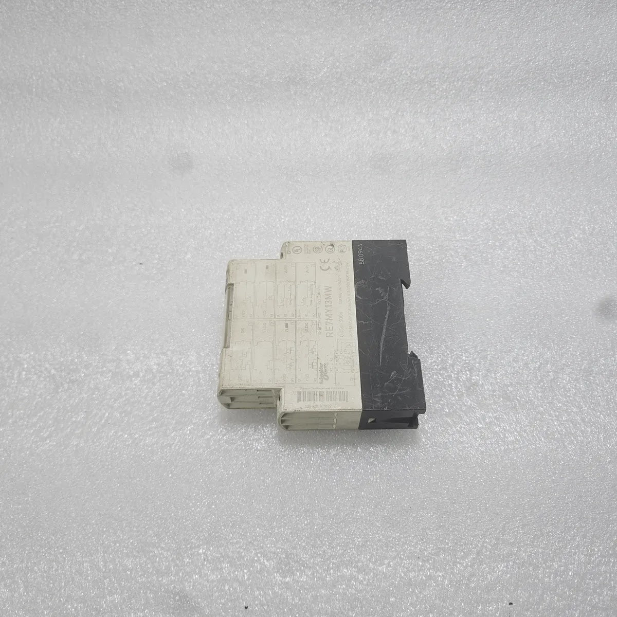 Telemecanique RE7MY13MW Timing Relay 24-240V AC/DC 0.05s-300h