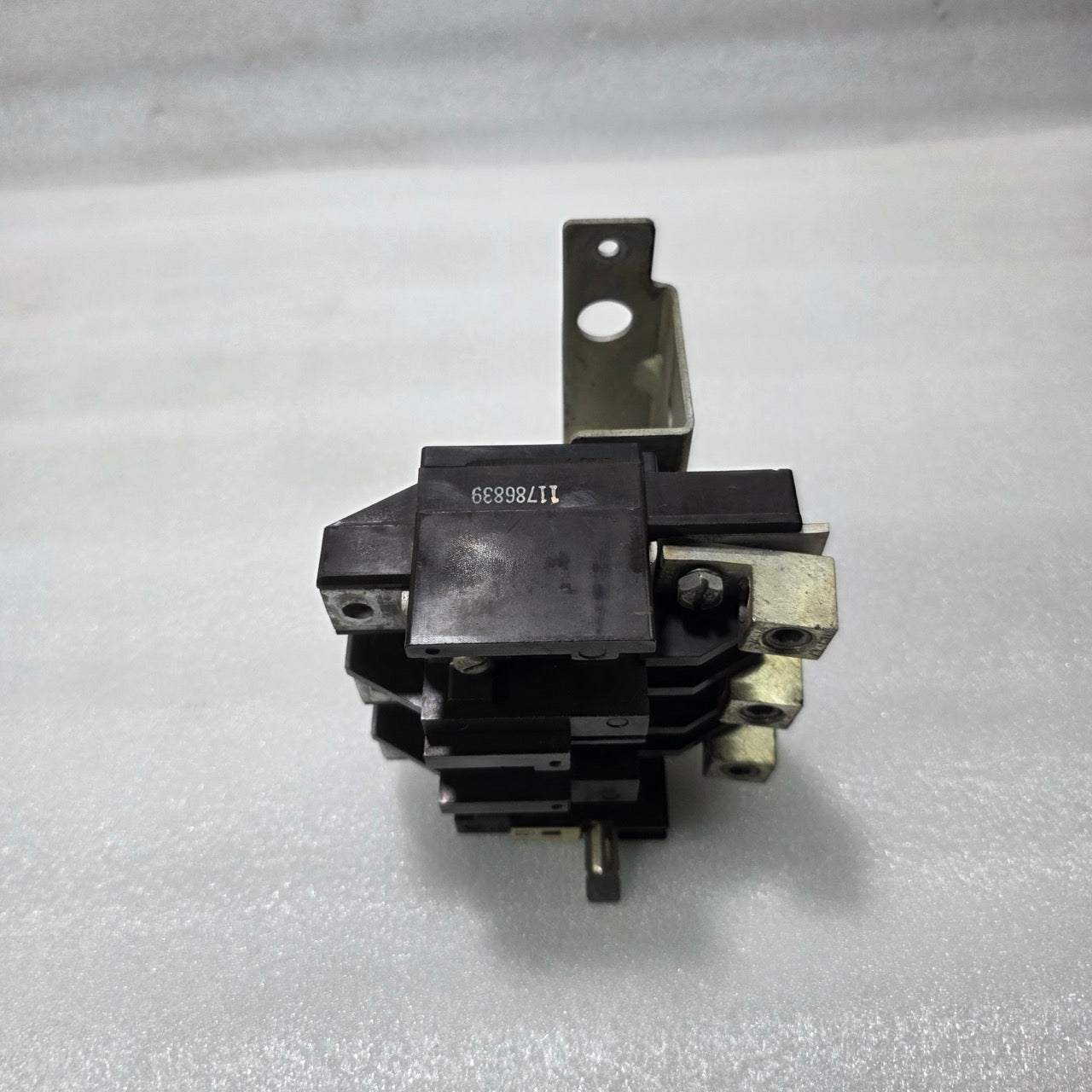 3-POLE INDUSTRIAL CONTACTOR ASSEMBLY 11786839 | HEAVY DUTY ELECTRICAL SWITCHING