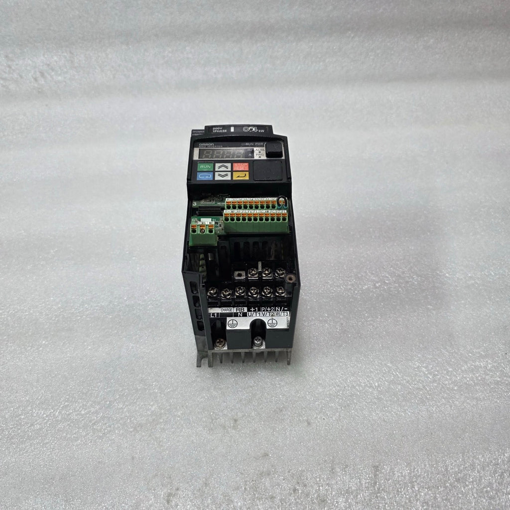 OMRON 3G3MX2-AB004-V1 INVERTER VFD 0.4kW 200-240V 1PH IN 3PH OUT PRE-OWNED