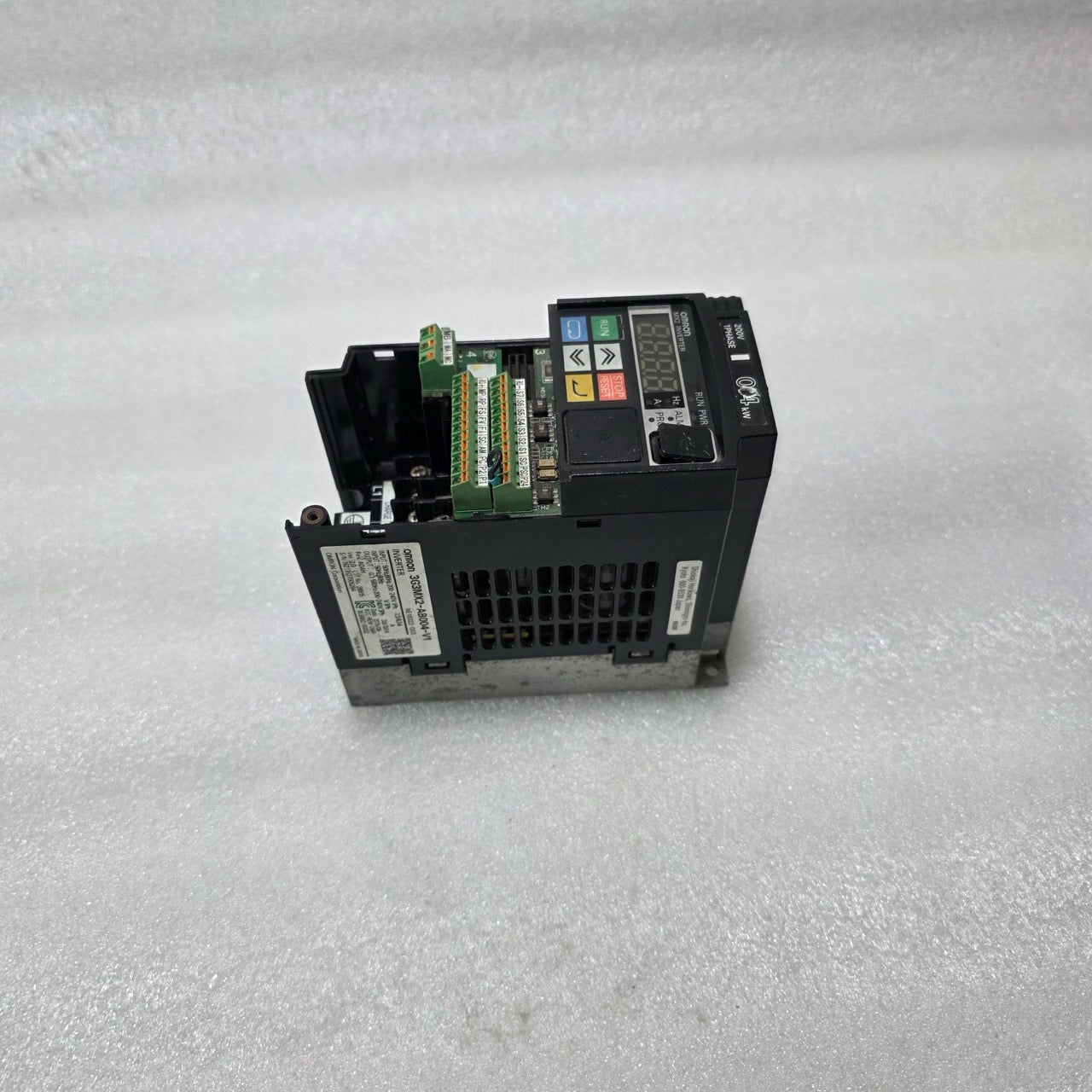OMRON 3G3MX2-AB004-V1 INVERTER VFD 0.4kW 200-240V 1PH IN 3PH OUT PRE-OWNED