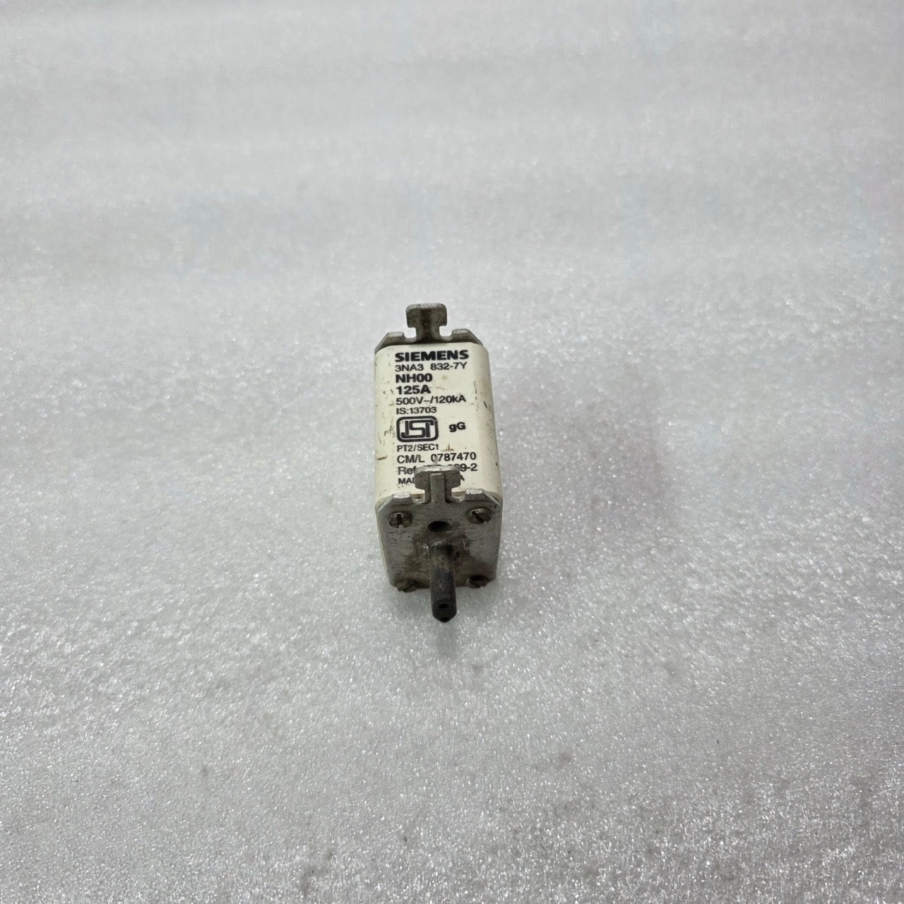 SIEMENS 3NA3 832-7Y NH00 HRC FUSE LINK 125A 500V gG 120kA