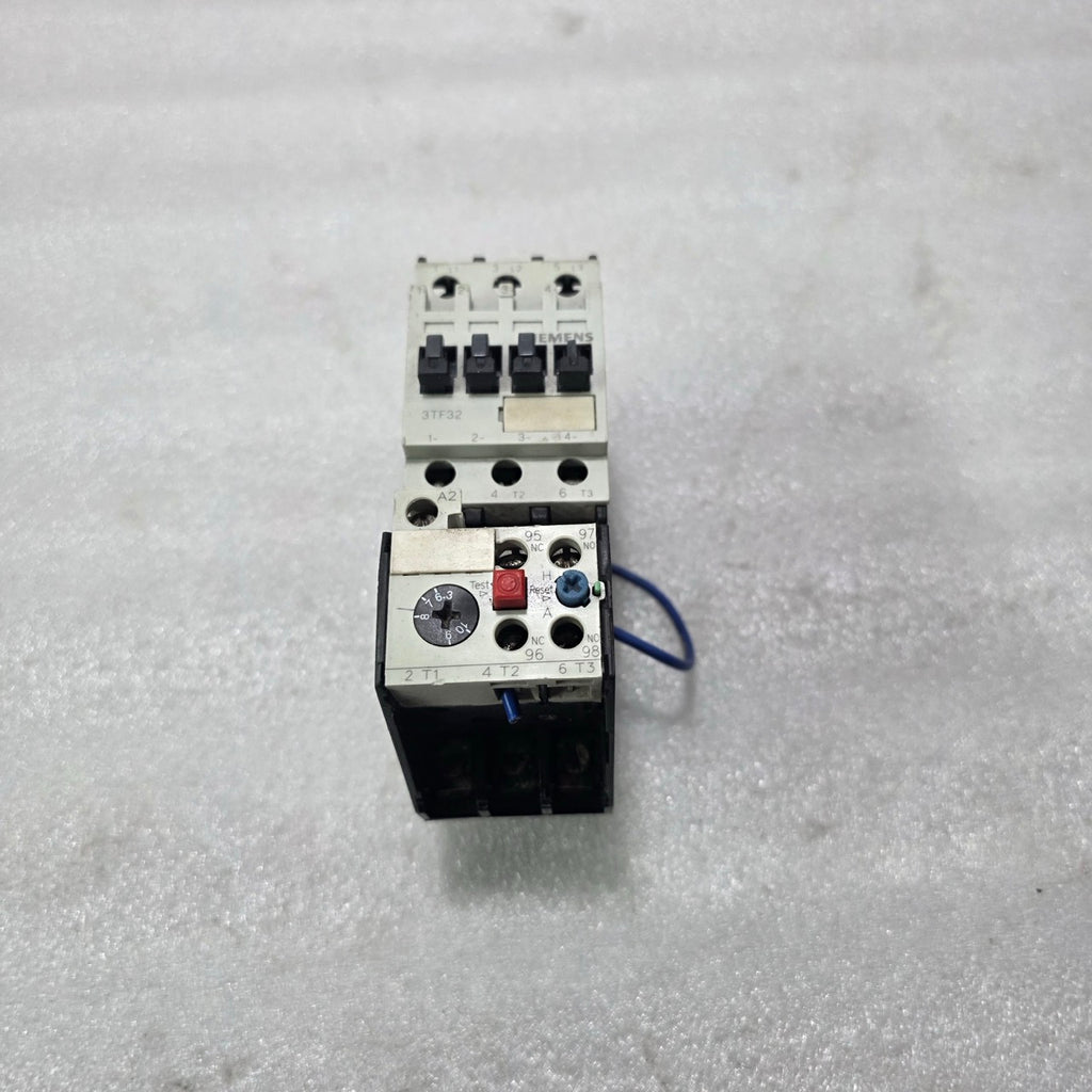 SIEMENS 3TF32 + 3UA5200-1J DOL MOTOR STARTER — 3 POLE CONTACTOR 6.3-10A