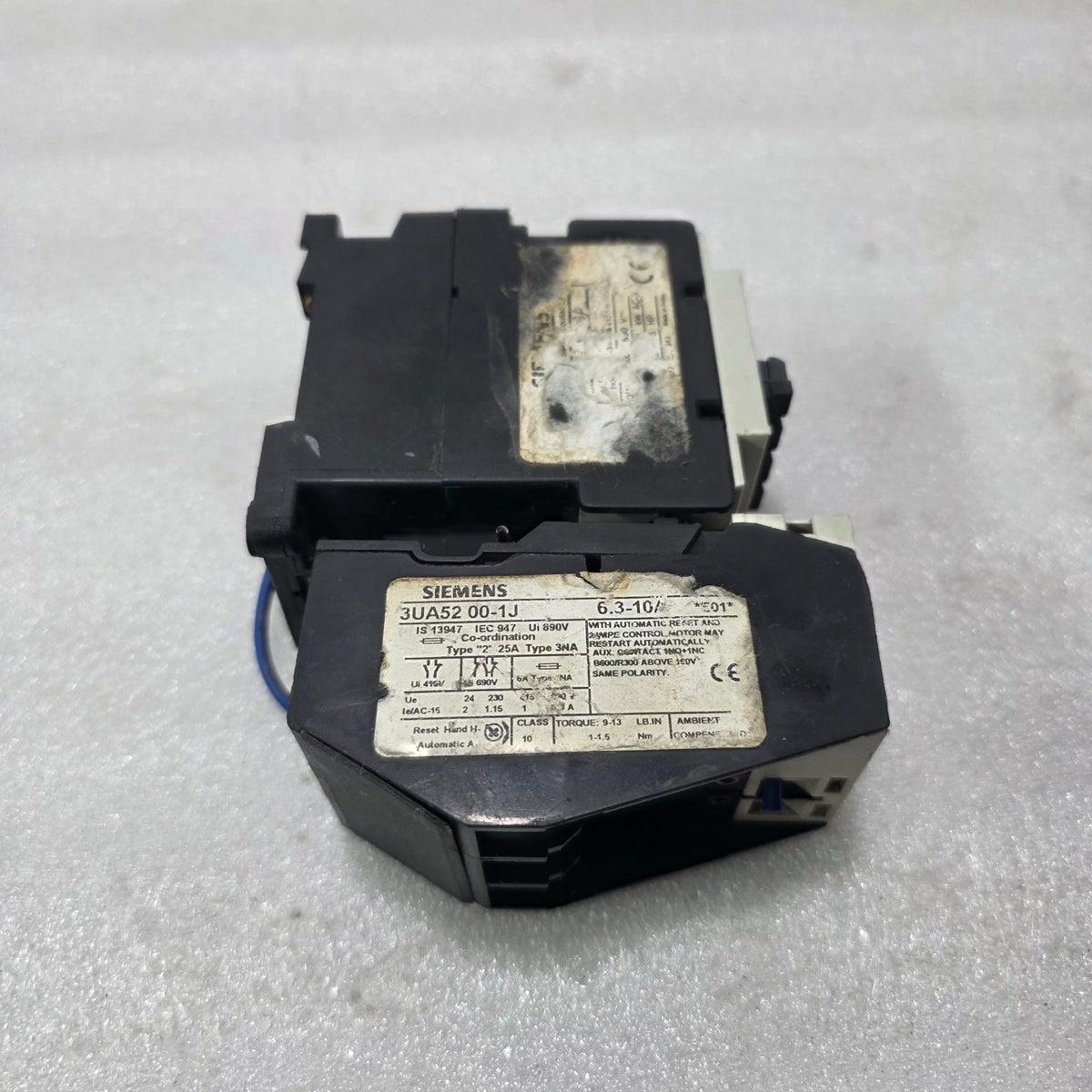 SIEMENS 3TF32 + 3UA5200-1J DOL MOTOR STARTER — 3 POLE CONTACTOR 6.3-10A