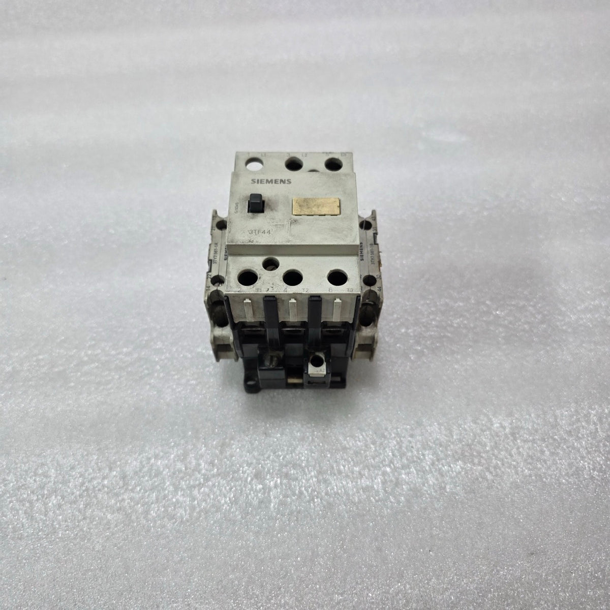 SIEMENS 3TF4422-0A AC CONTACTOR 42A 220V 50/60HZ + 3TY7561-1B AUX CONTACT