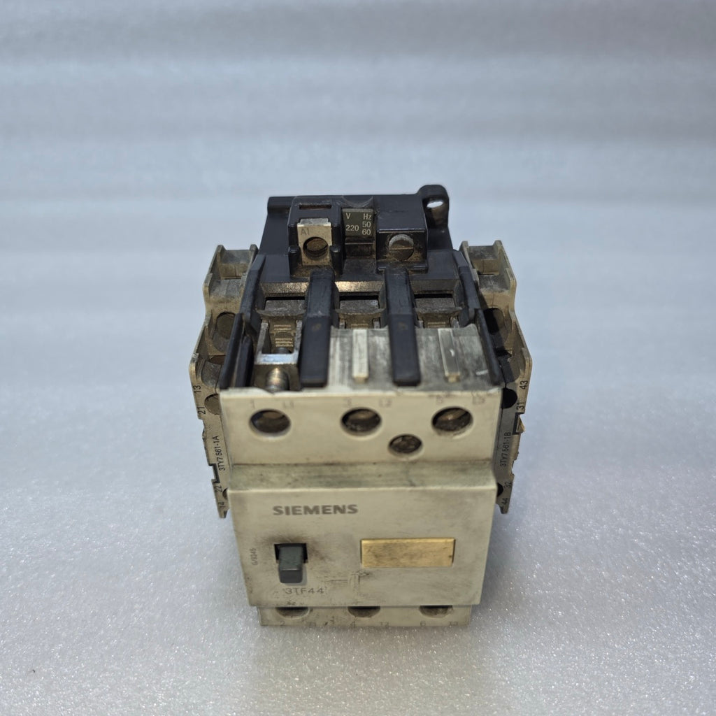 SIEMENS 3TF4422-0A AC CONTACTOR 42A 220V 50/60HZ + 3TY7561-1B AUX CONTACT