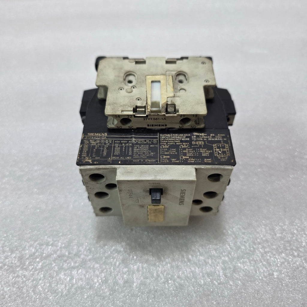 SIEMENS 3TF4422-0A AC CONTACTOR 42A 220V 50/60HZ + 3TY7561-1B AUX CONTACT