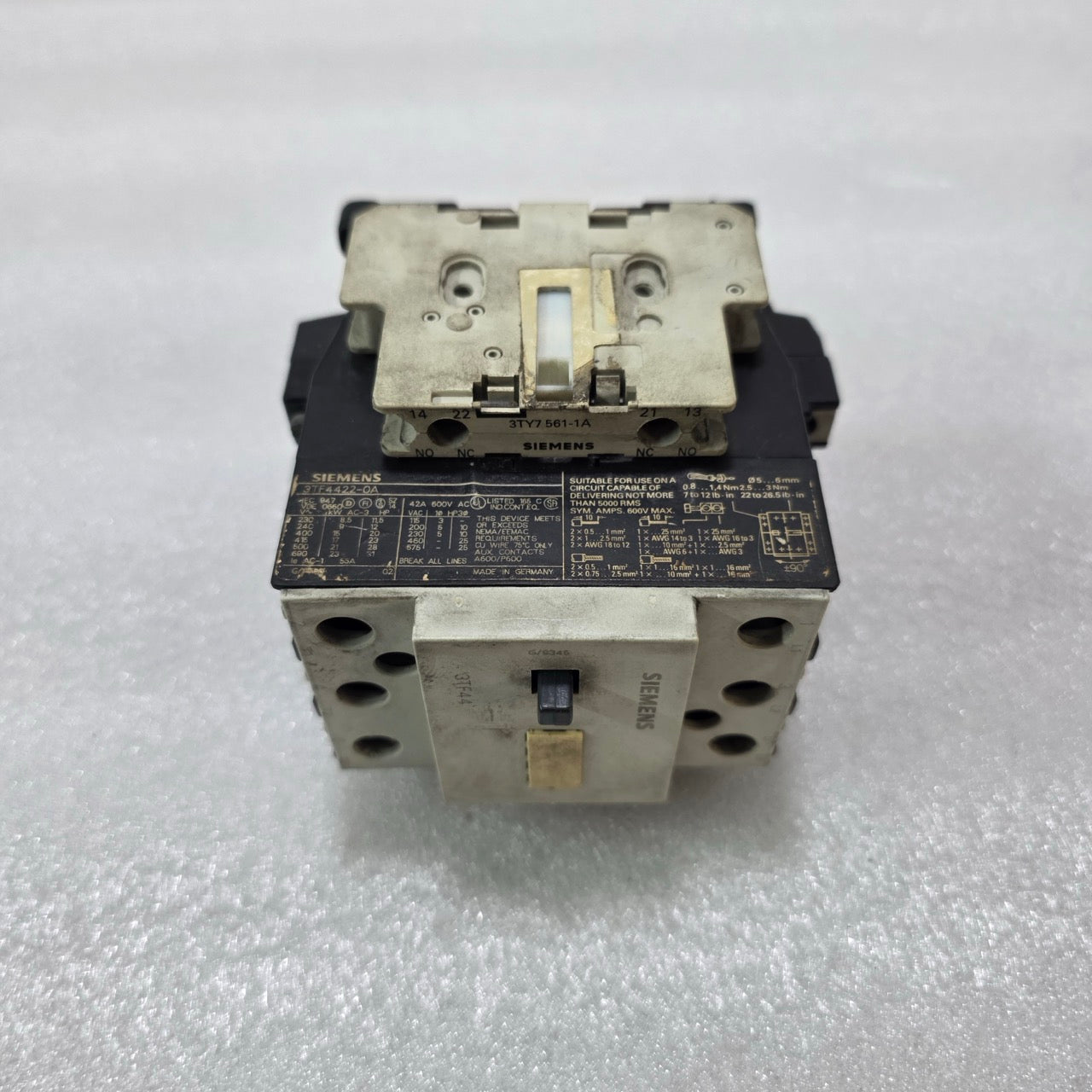 SIEMENS 3TF4422-0A AC CONTACTOR 42A 220V 50/60HZ + 3TY7561-1B AUX CONTACT
