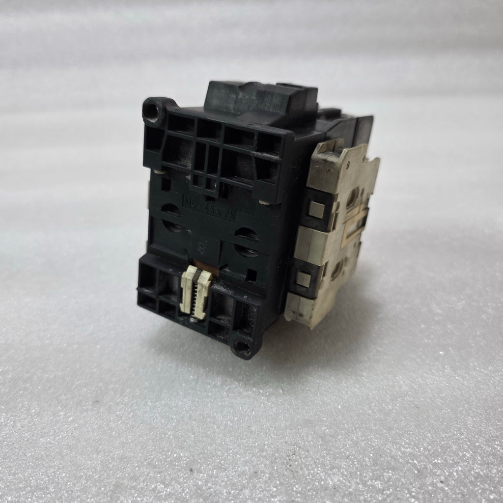 SIEMENS 3TF4422-0A AC CONTACTOR 42A 220V 50/60HZ + 3TY7561-1B AUX CONTACT