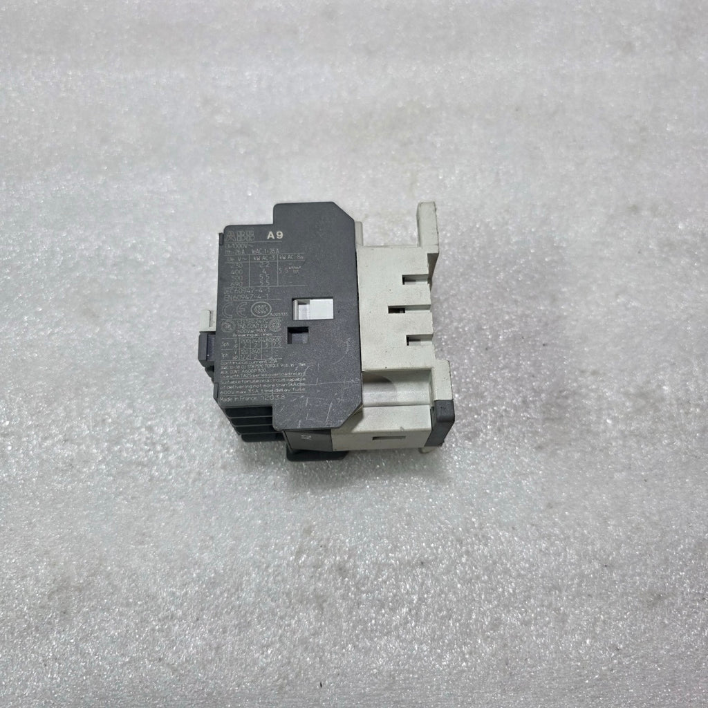 ABB A9-30-10 3 POLE CONTACTOR 9A 24VAC COIL 3NO 1NO AUX IEC 60947-4-1