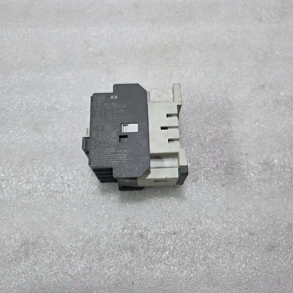 ABB A9-30-10 3 POLE CONTACTOR 9A 24VAC COIL 3NO 1NO AUX IEC 60947-4-1