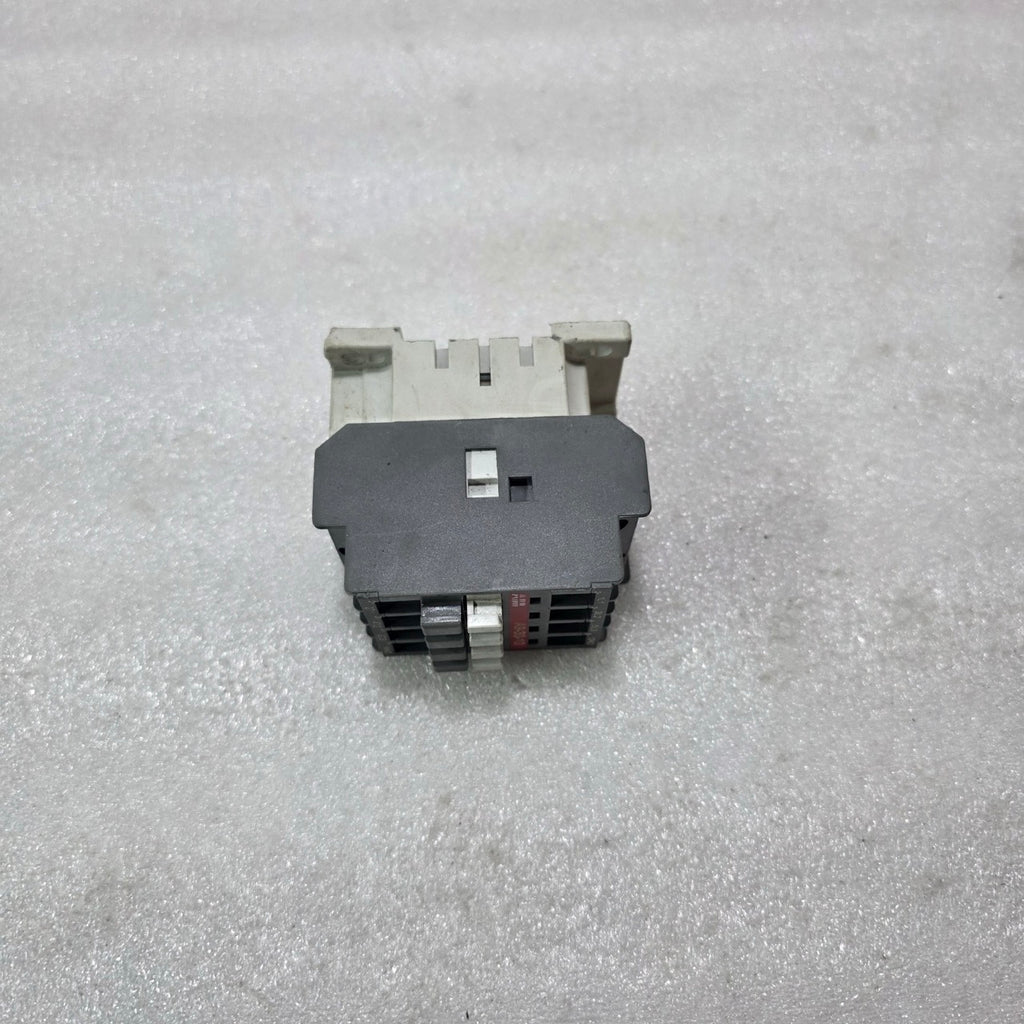 ABB A9-30-10 3 POLE CONTACTOR 9A 24VAC COIL 3NO 1NO AUX IEC 60947-4-1