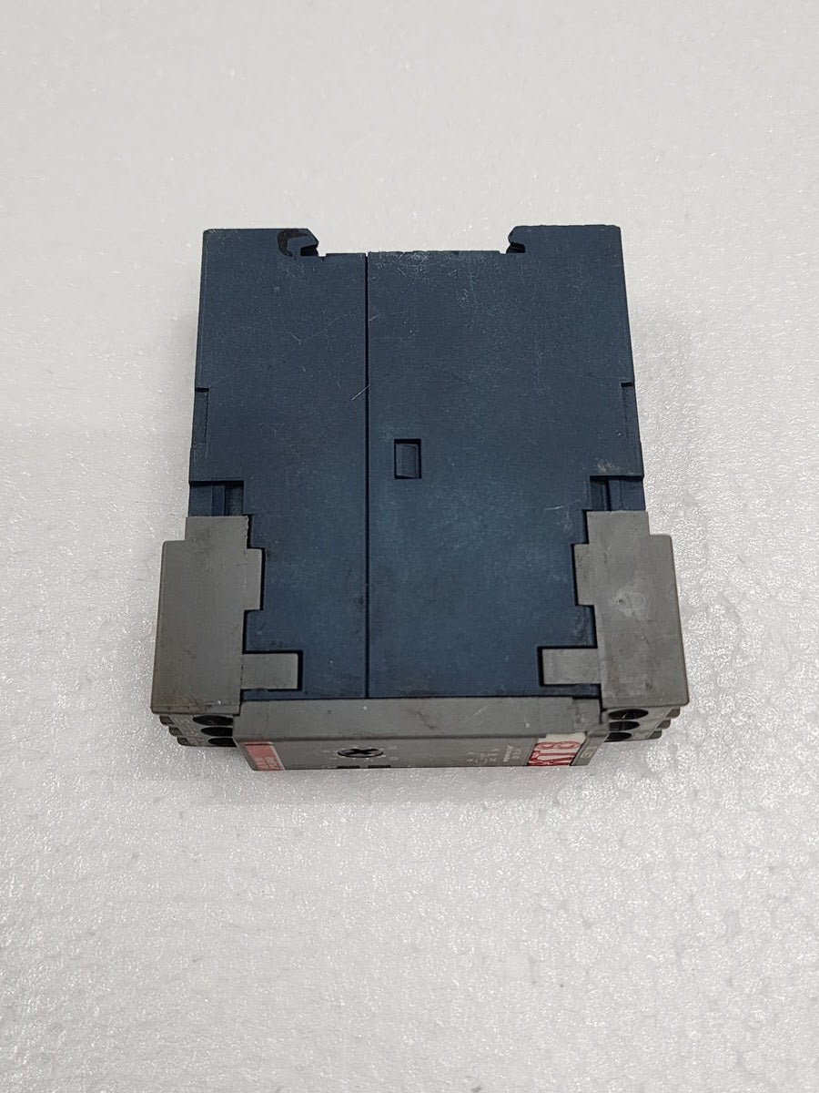 ABB C561.10 TIME DELAY RELAY 1SAR310011R0002