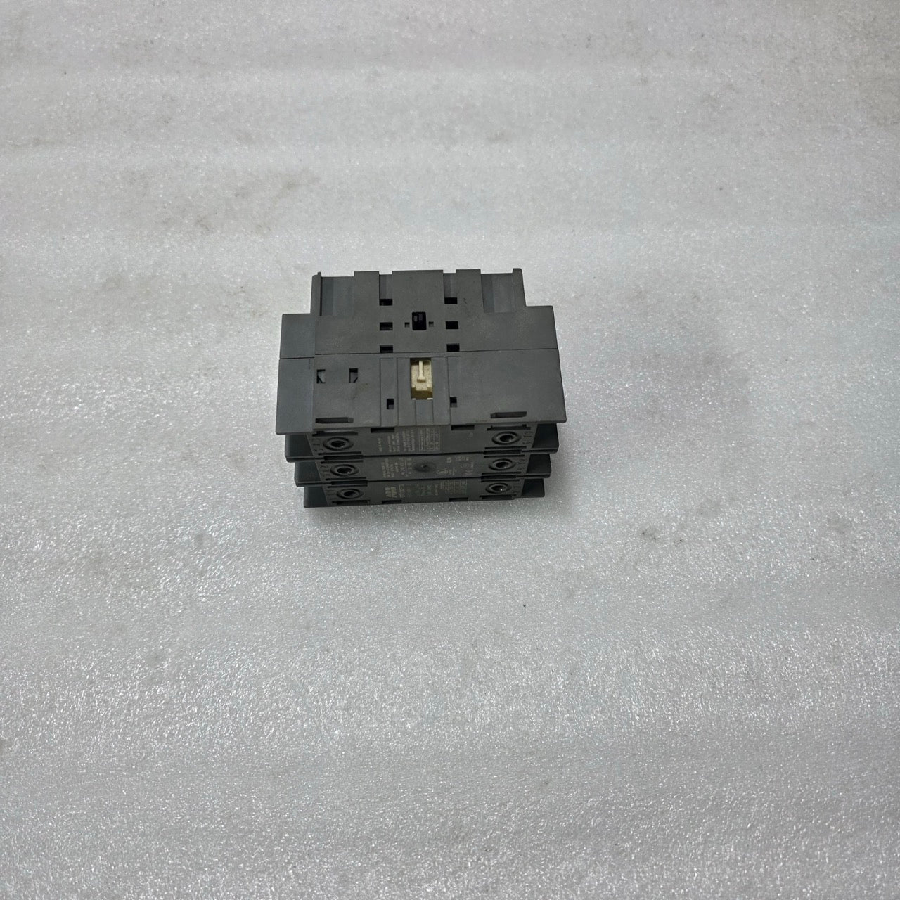 ABB OT100FT3 SWITCH DISCONNECTOR 100A 3-POLE | 600–750V AC INDUSTRIAL ISOLATOR S