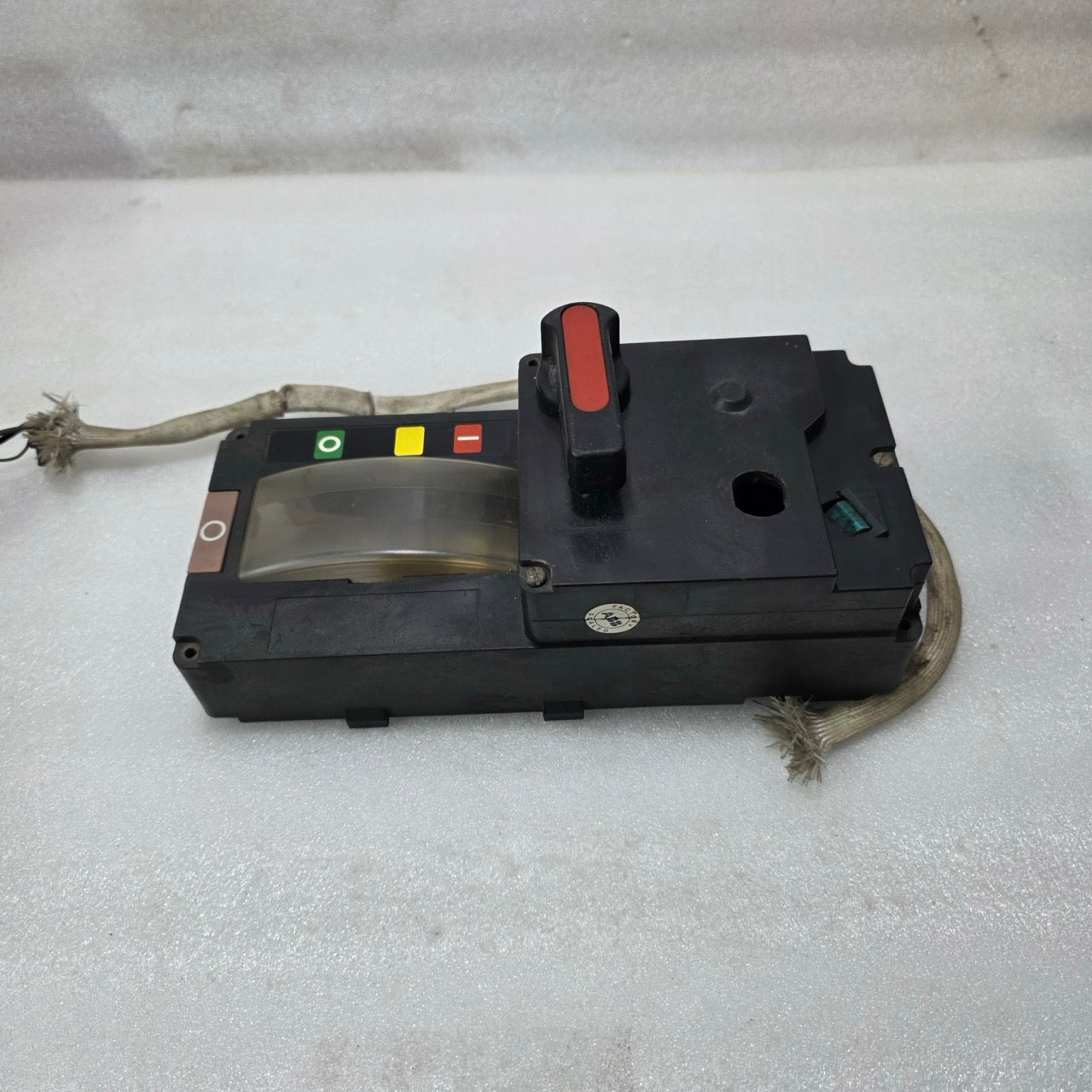 ABB SACE LN500-630 MOTORIZED CIRCUIT BREAKER | 110V DC/AC CONTROL UNIT
