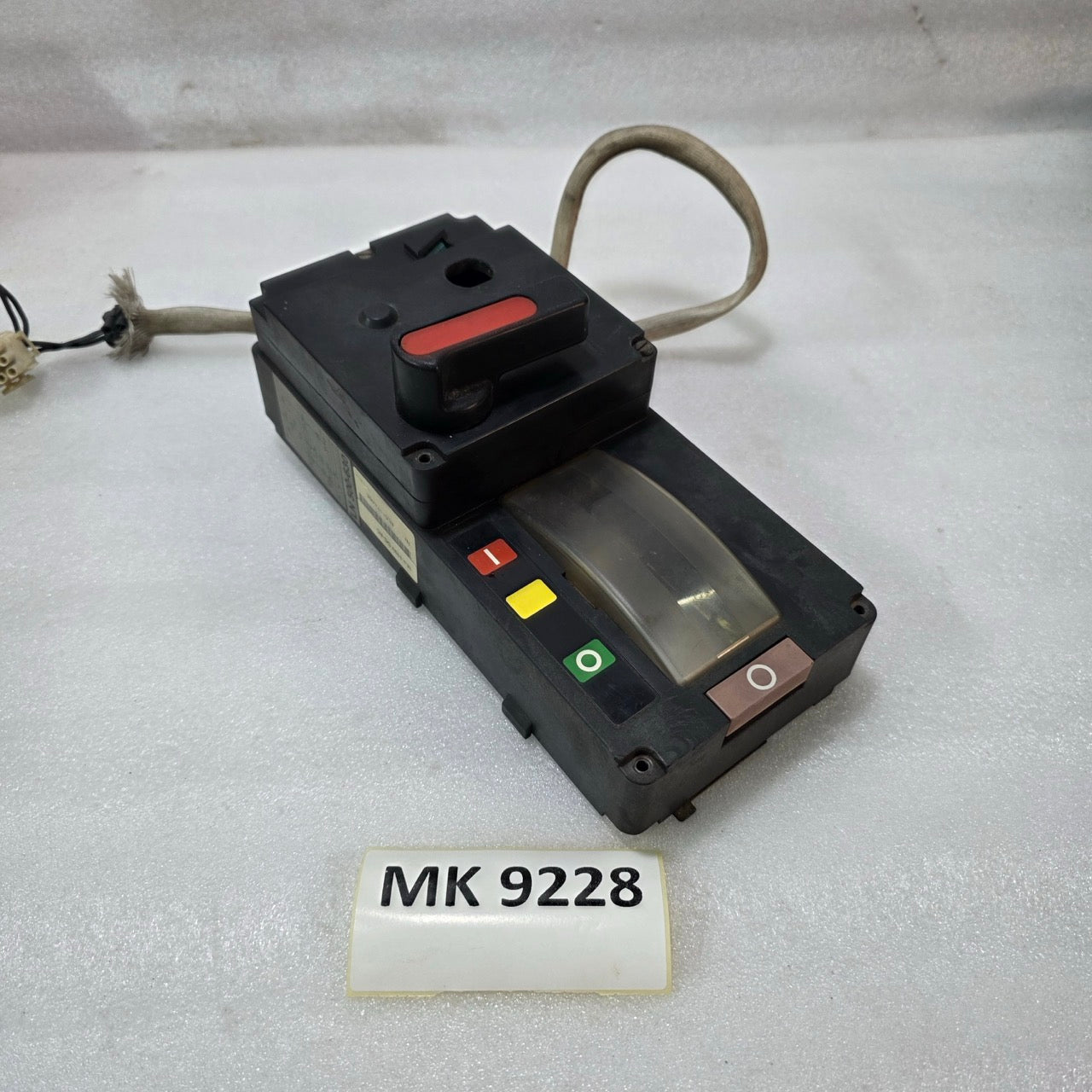 ABB SACE LN500-630 MOTORIZED CIRCUIT BREAKER | 110V DC/AC CONTROL UNIT