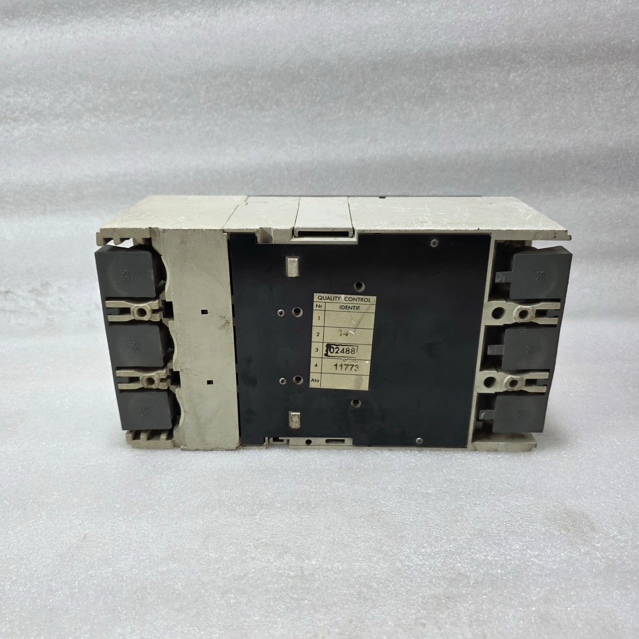 ABB SACE S5H MCCB 400A 690V 100kA IEC 947-2 3P SWITCH DAMAGED FOR PARTS