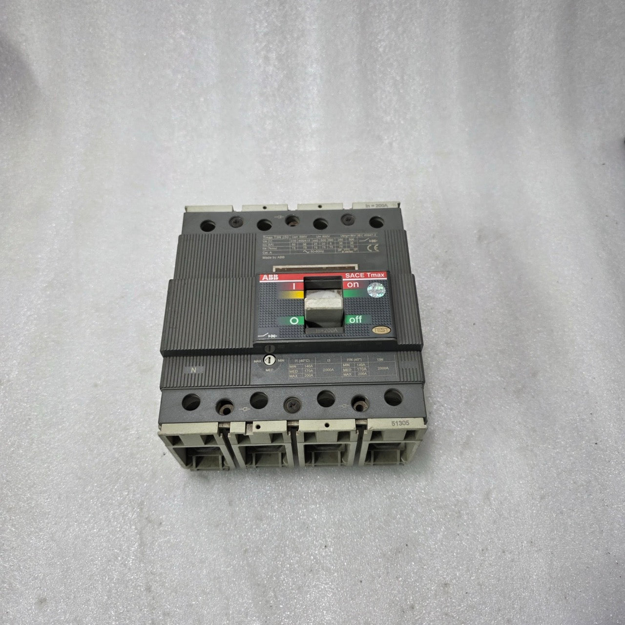 ABB SACE TMAX T3N 250 MCCB 200A 3/4 POLE 690V MOLDED CASE CIRCUIT BREAKER 36KA