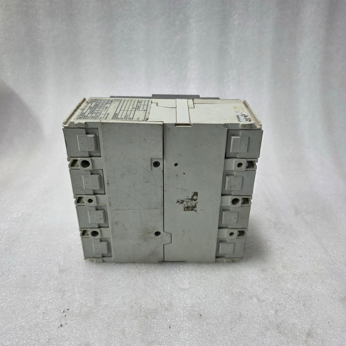 ABB SACE TMAX T3N 250 MCCB 200A 3/4 POLE 690V MOLDED CASE CIRCUIT BREAKER 36KA