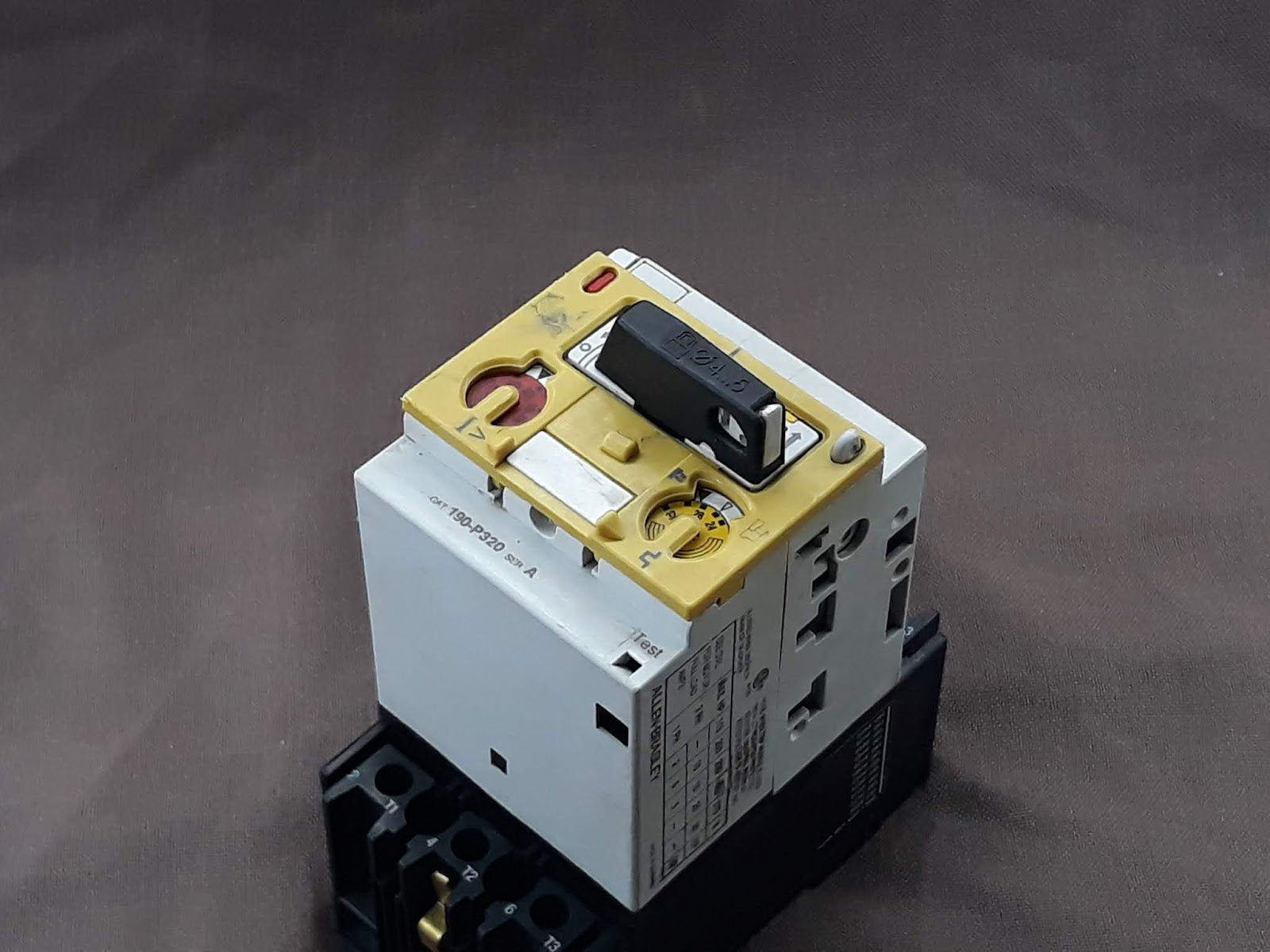 ALLEN BRADLEY CAT 190-CPS40 AND CAT 190-P320 CONTACTOR PROTECTOR STARTER
