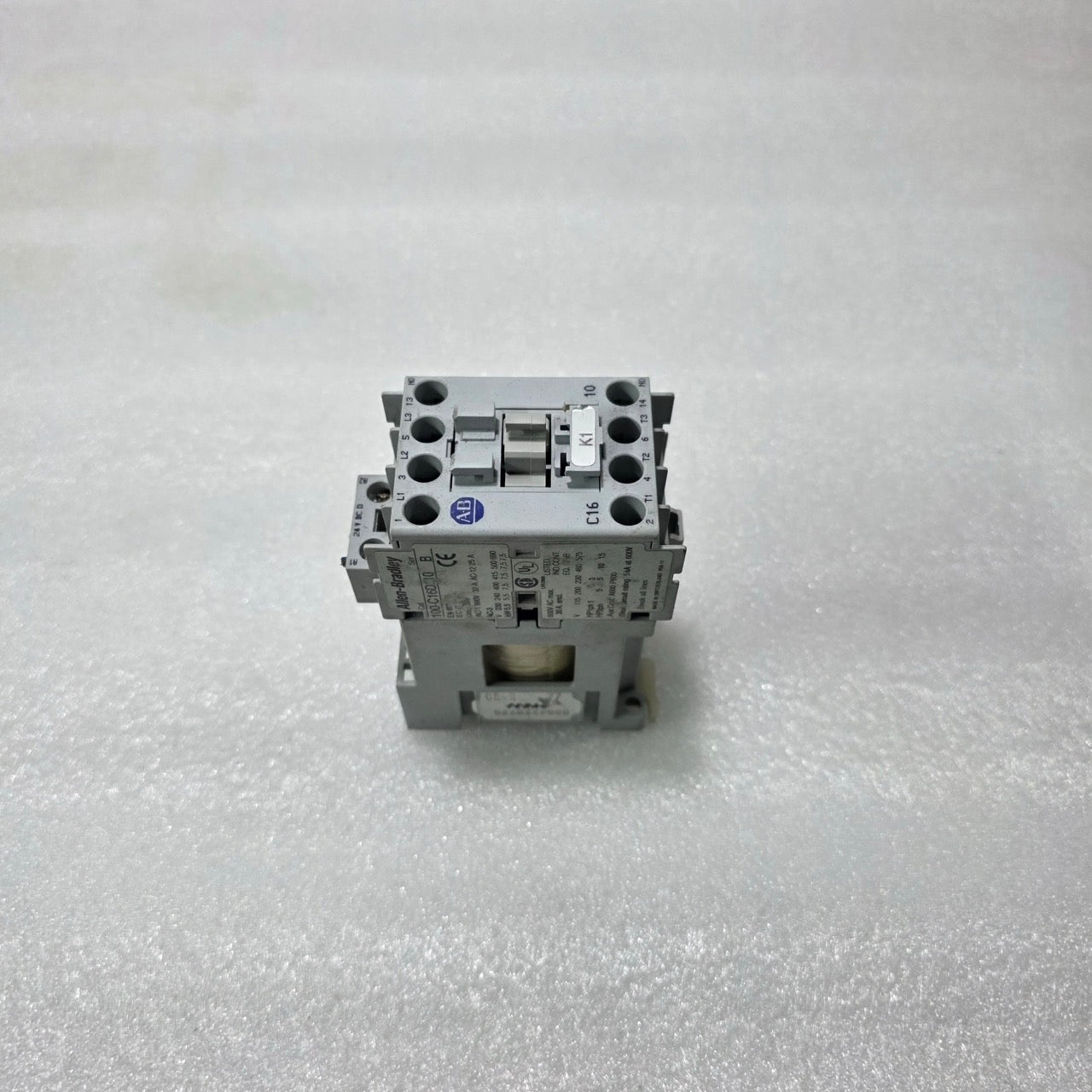 ALLEN-BRADLEY 100-C16D*10 CONTACTOR 16A – COIL 24V DC – SER B