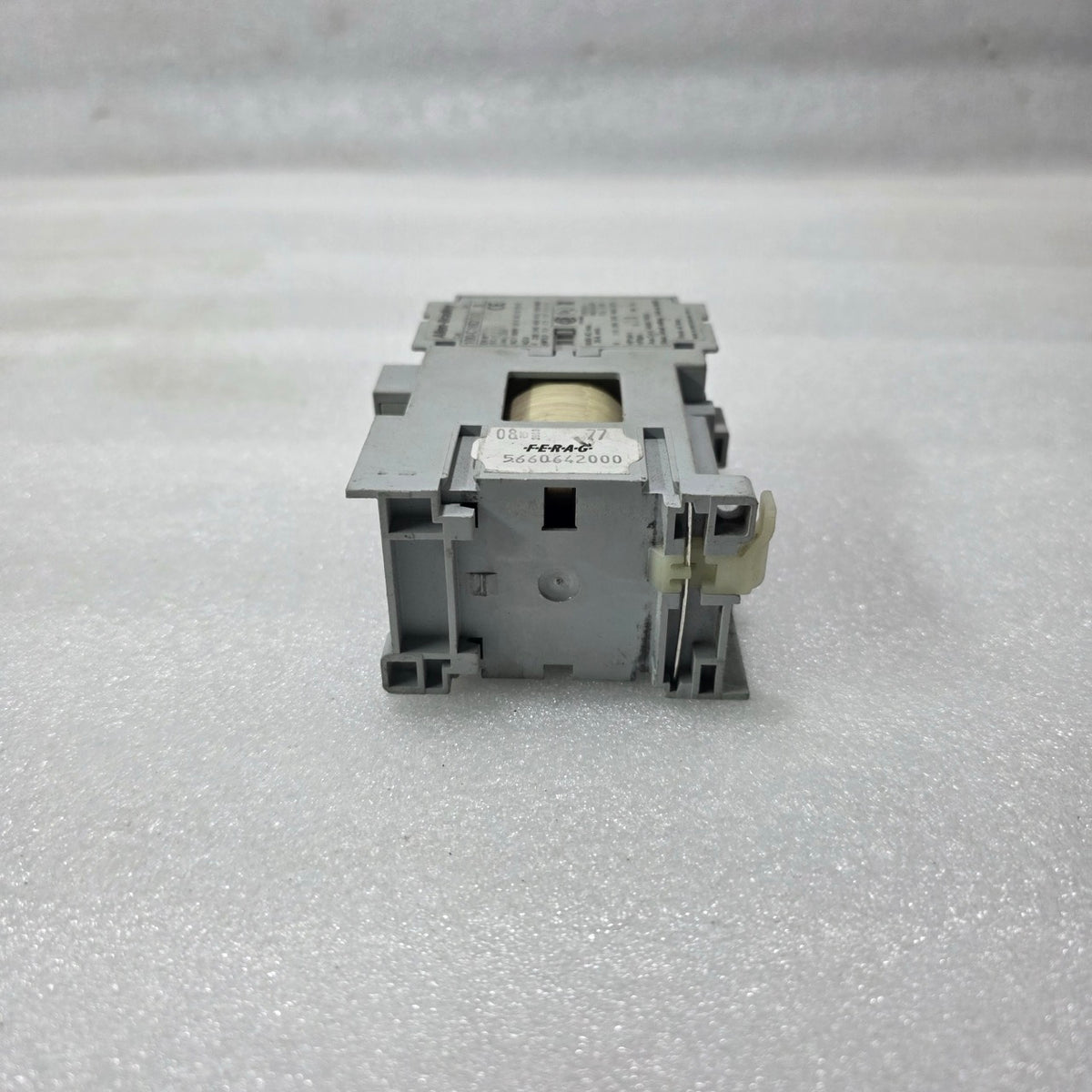 ALLEN-BRADLEY 100-C16D*10 CONTACTOR 16A – COIL 24V DC – SER B