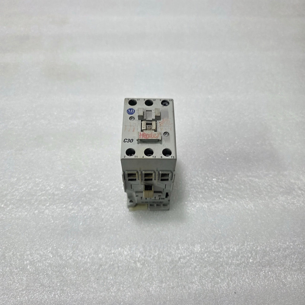ALLEN BRADLEY 100-C30*00 CONTACTOR SER C 3 POLE 65A AC-3 690V 48V AC COIL MOTOR