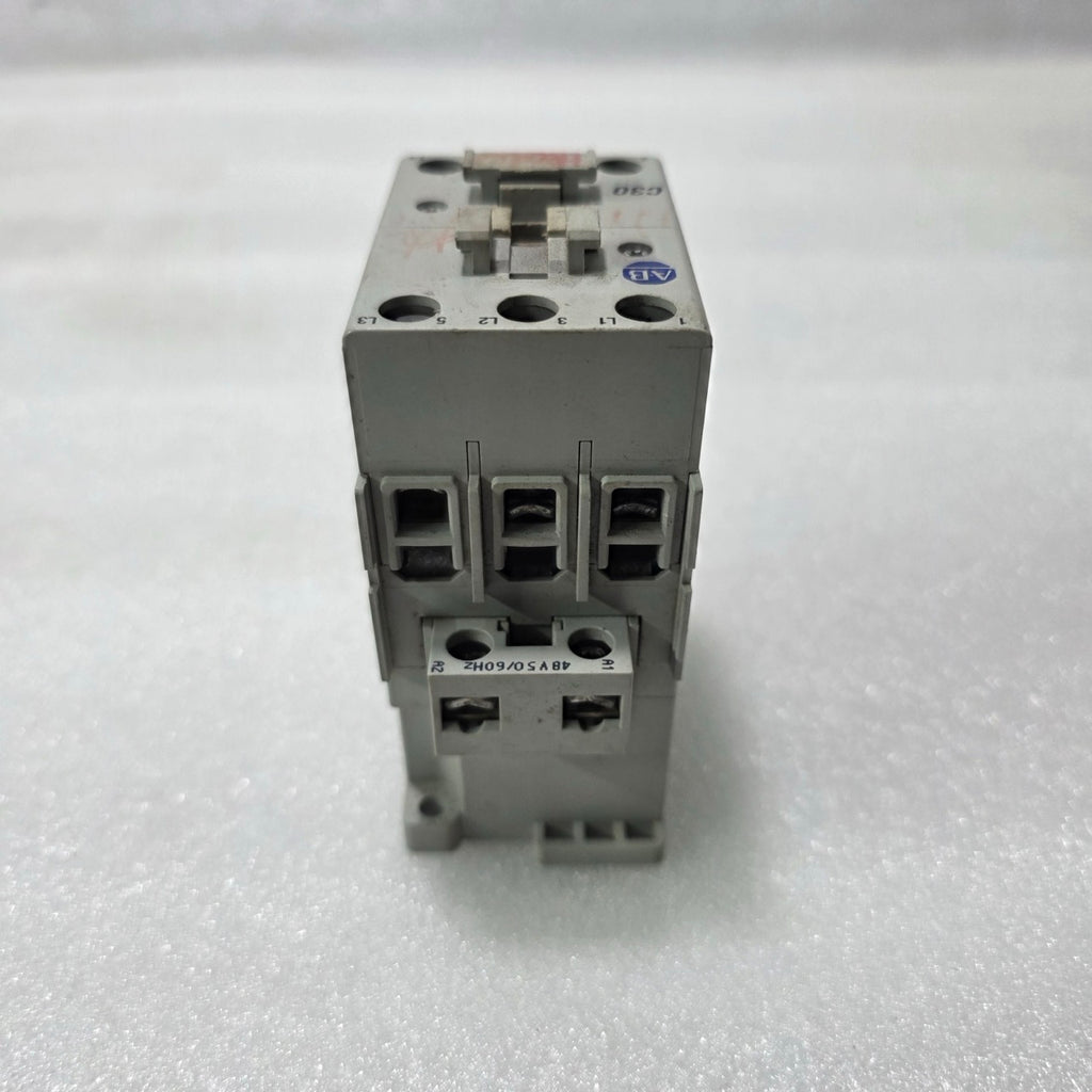 ALLEN BRADLEY 100-C30*00 CONTACTOR SER C 3 POLE 65A AC-3 690V 48V AC COIL MOTOR