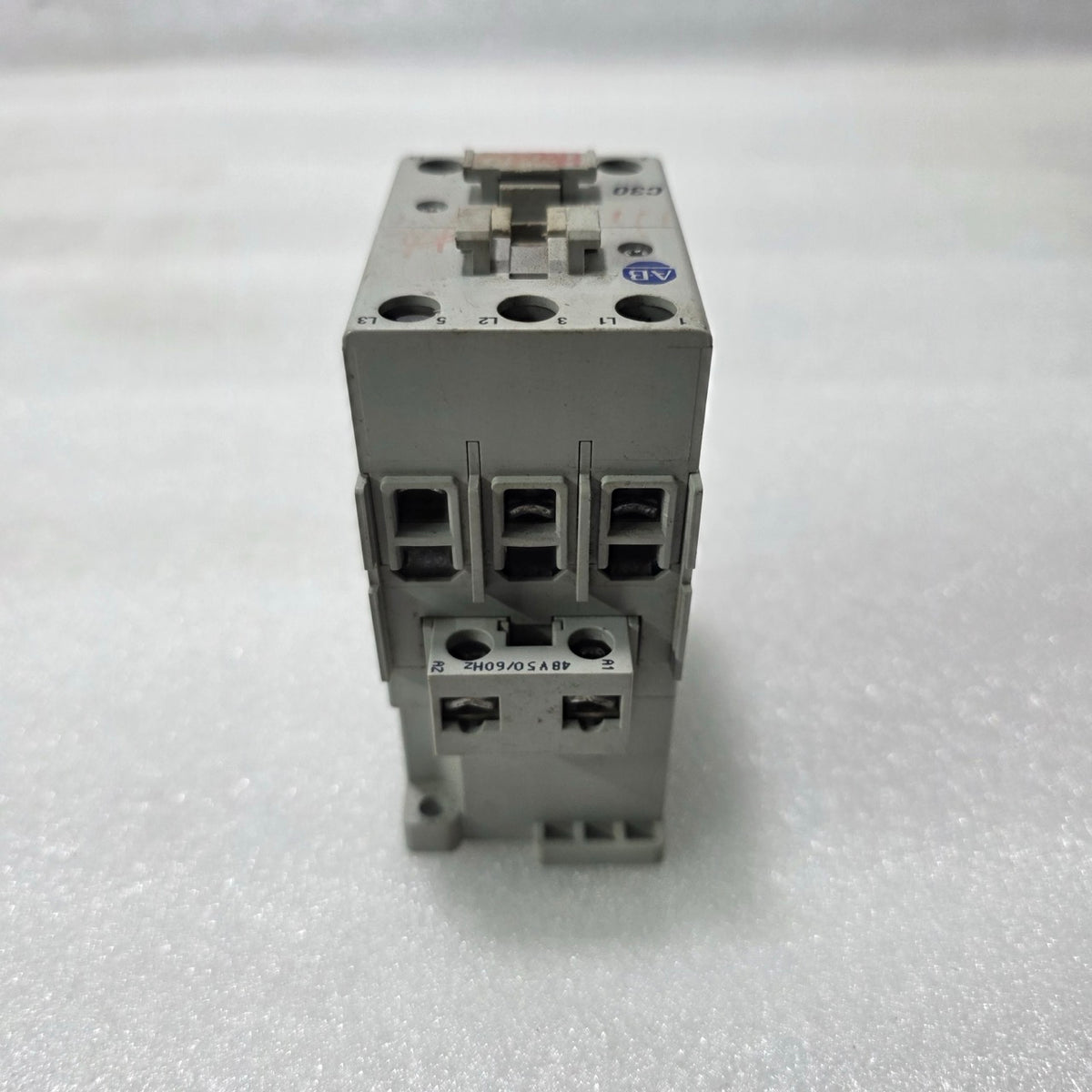 ALLEN BRADLEY 100-C30*00 CONTACTOR SER C 3 POLE 65A AC-3 690V 48V AC COIL MOTOR