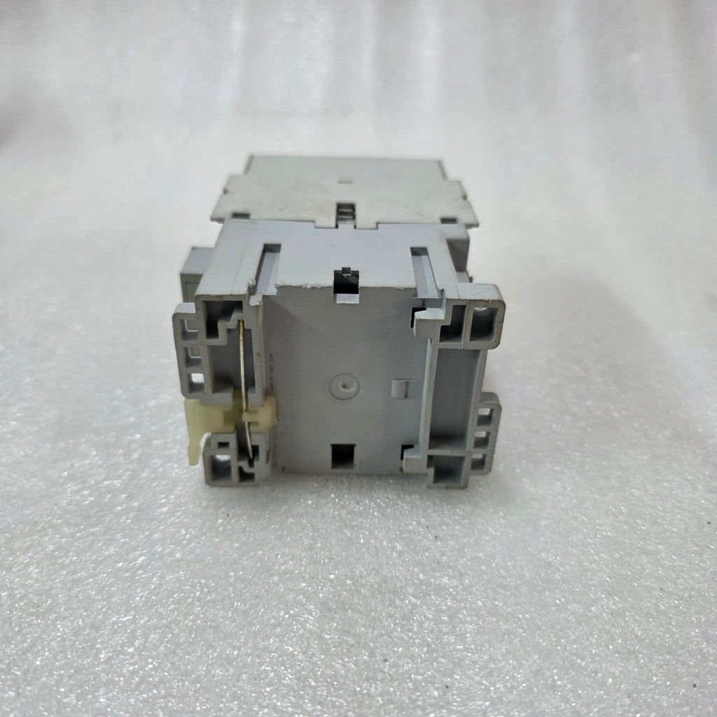 ALLEN BRADLEY 100-C43*00 IEC CONTACTOR 43A 3 POLE MOTOR STARTER 230V COIL