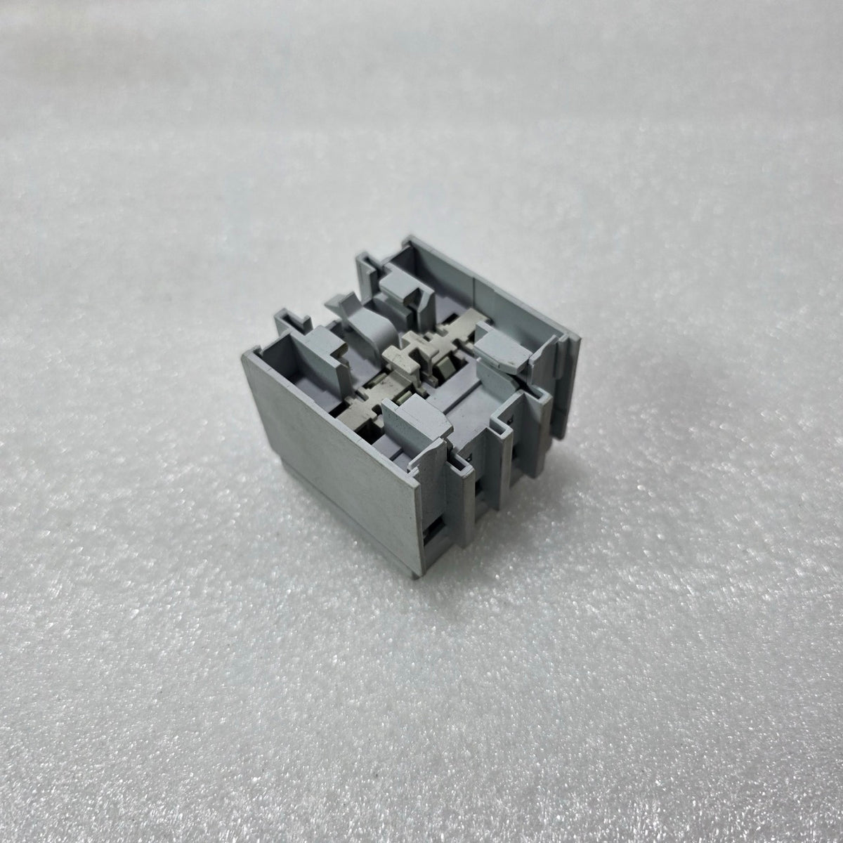 ALLEN BRADLEY 100-F AUXILIARY CONTACT BLOCK 10A – SER B