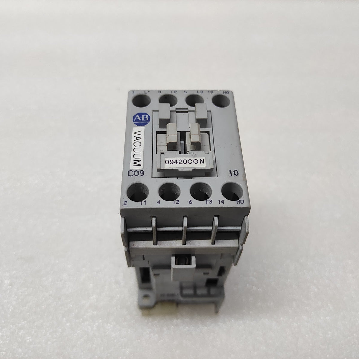 ALLEN BRADLEY CAT 100-C09D-10 MAGNETIC CONTACTOR COIL VOLTAGE 24VDC 100C09D10