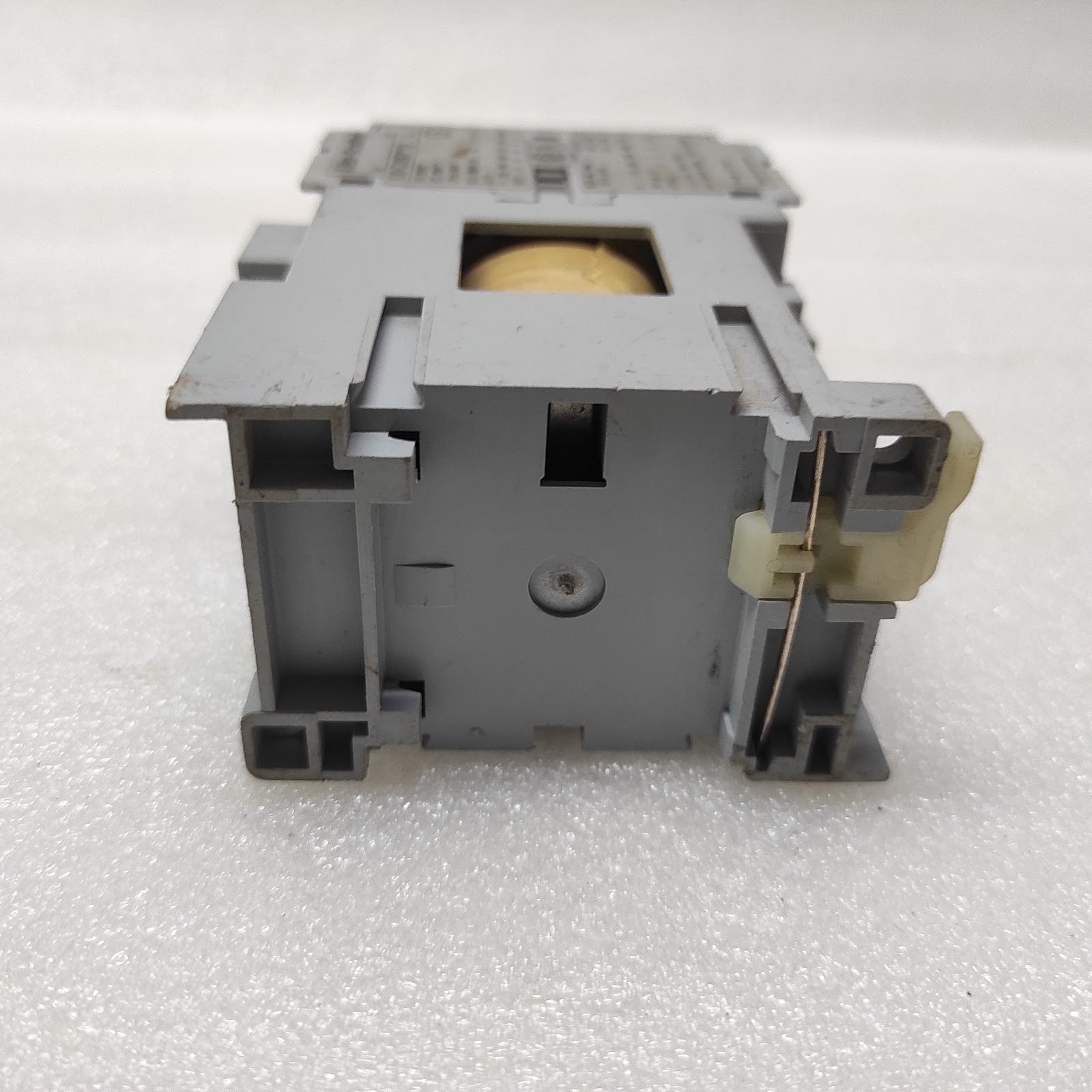 ALLEN BRADLEY CAT 100-C09D-10 MAGNETIC CONTACTOR COIL VOLTAGE 24VDC 100C09D10