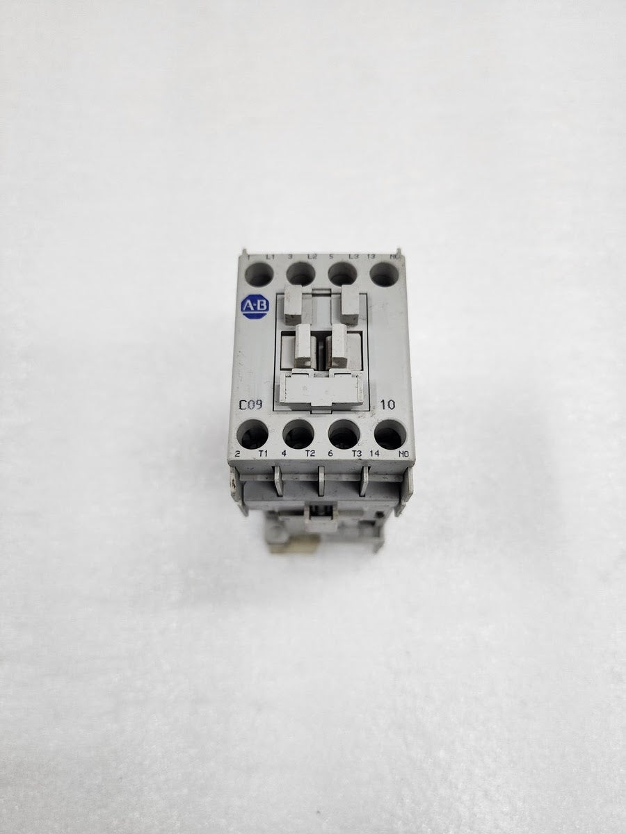 ALLEN BRADLEY CAT 100-C09D-10 MAGNETIC CONTACTOR  COIL VOLTAGE 24VDC