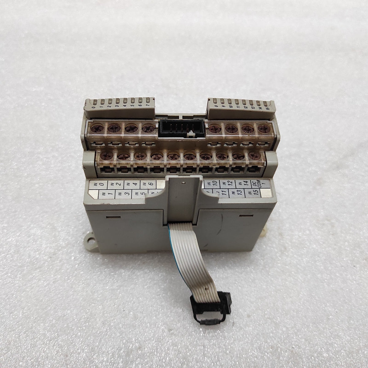 ALLEN BRADLEY CAT 1762-IQ16 16-POINT 24VDCSINK/SOURCE INPUT MODULE