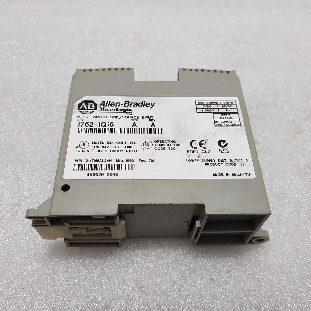 ALLEN BRADLEY CAT 1762-IQ16 16-POINT 24VDCSINK/SOURCE INPUT MODULE