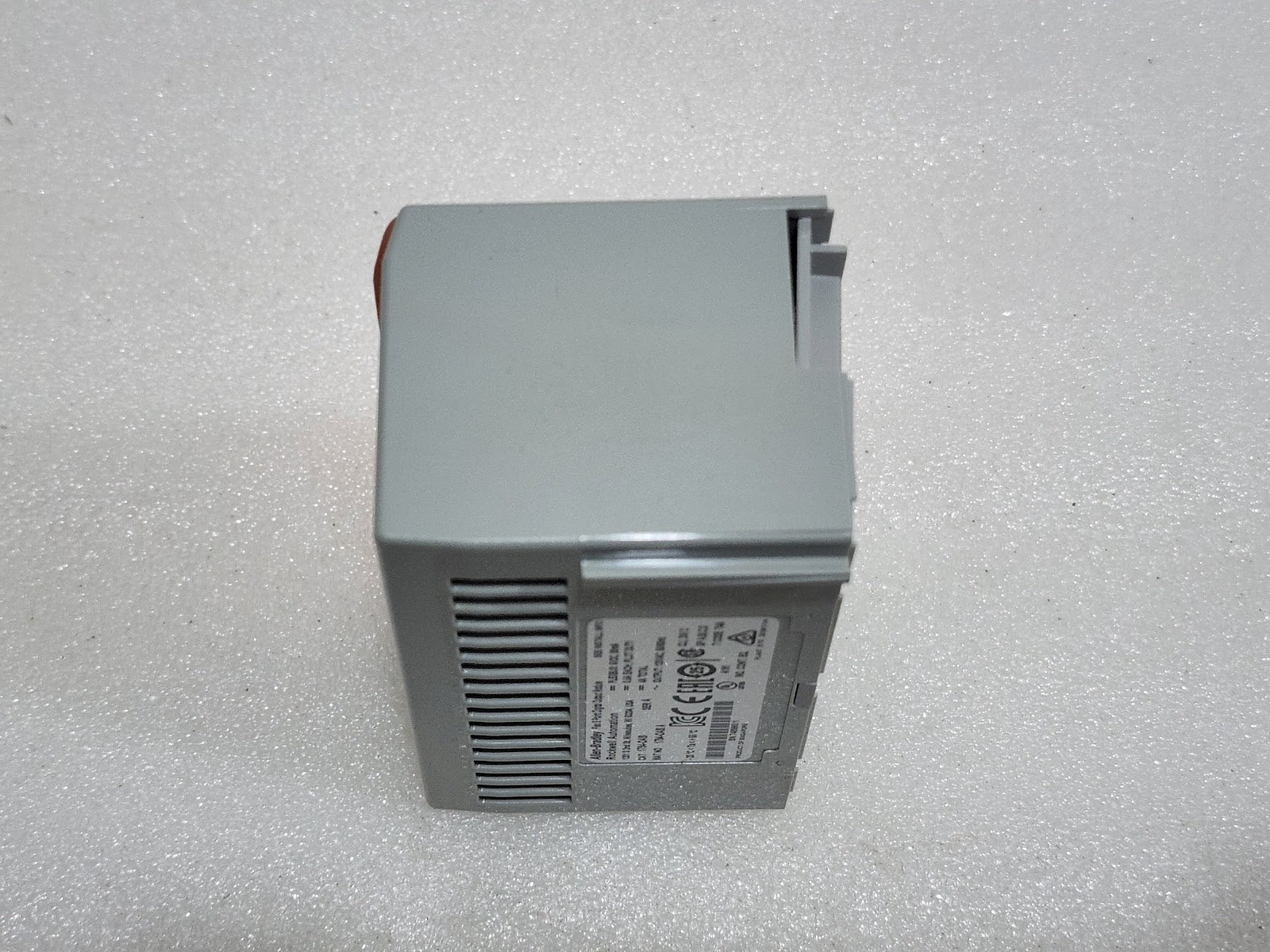 ALLEN BRADLEY CAT 1794-OA8I FLEX 8-POINT DIGITAL OUTPUT MODULE
