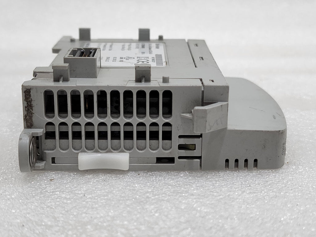 ALLEN BRADLEY CAT 2085-OW8 MICRO800 8POINT I/O MODULE