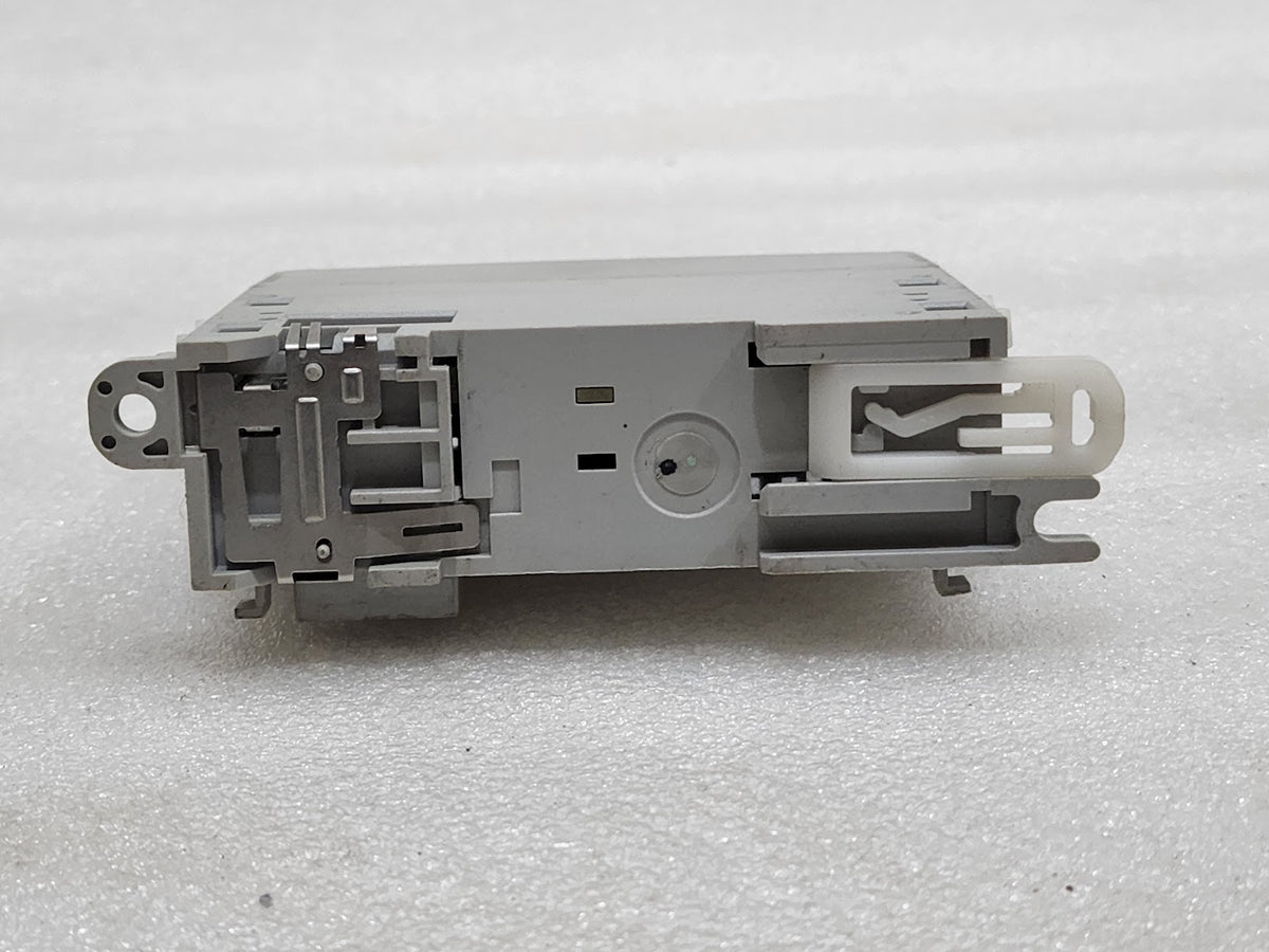 ALLEN BRADLEY CAT 2085-OW8 MICRO800 8POINT I/O MODULE