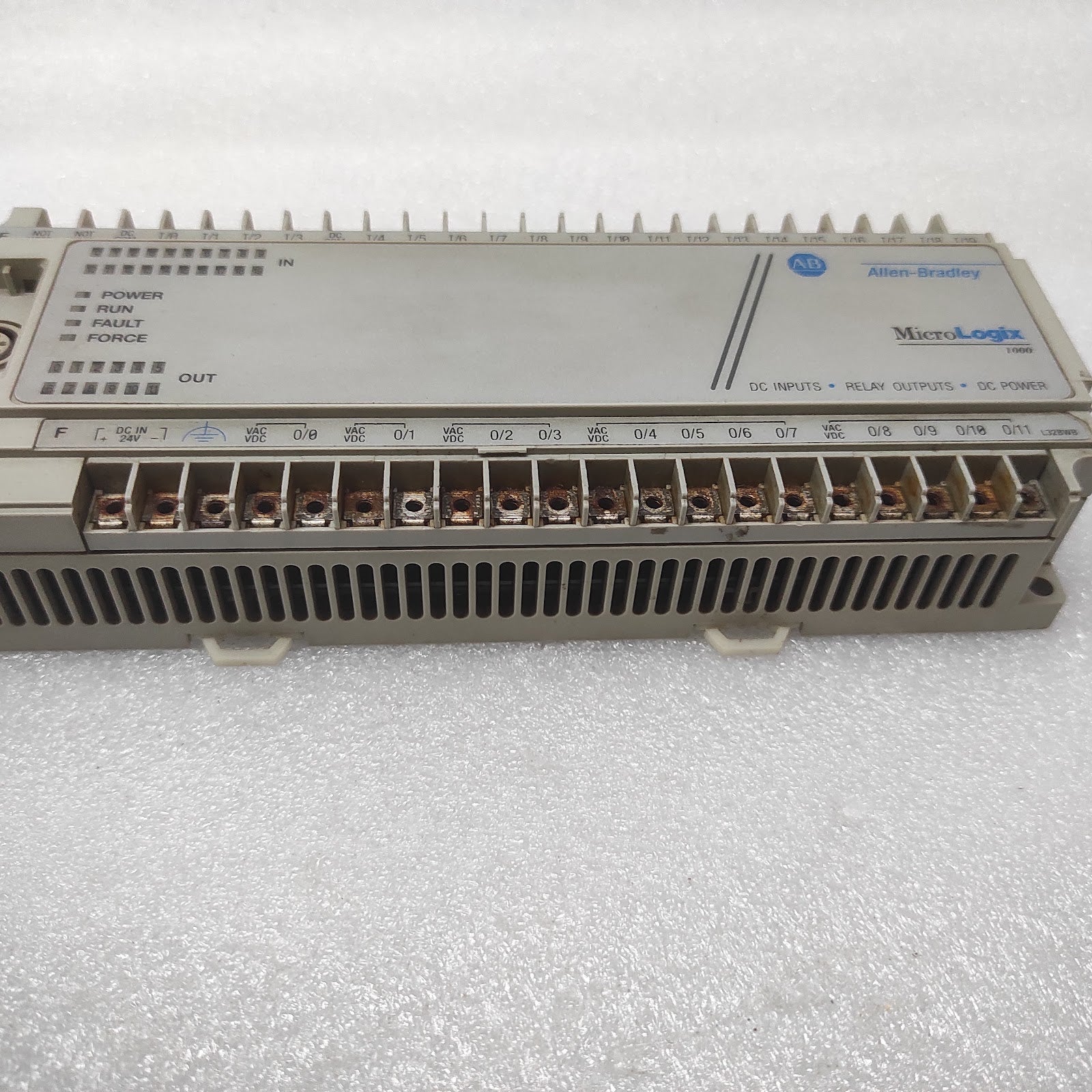 ALLEN BRADLEY MICROLOGIX 1000 CAT 1761-L32BWB DAMAGED