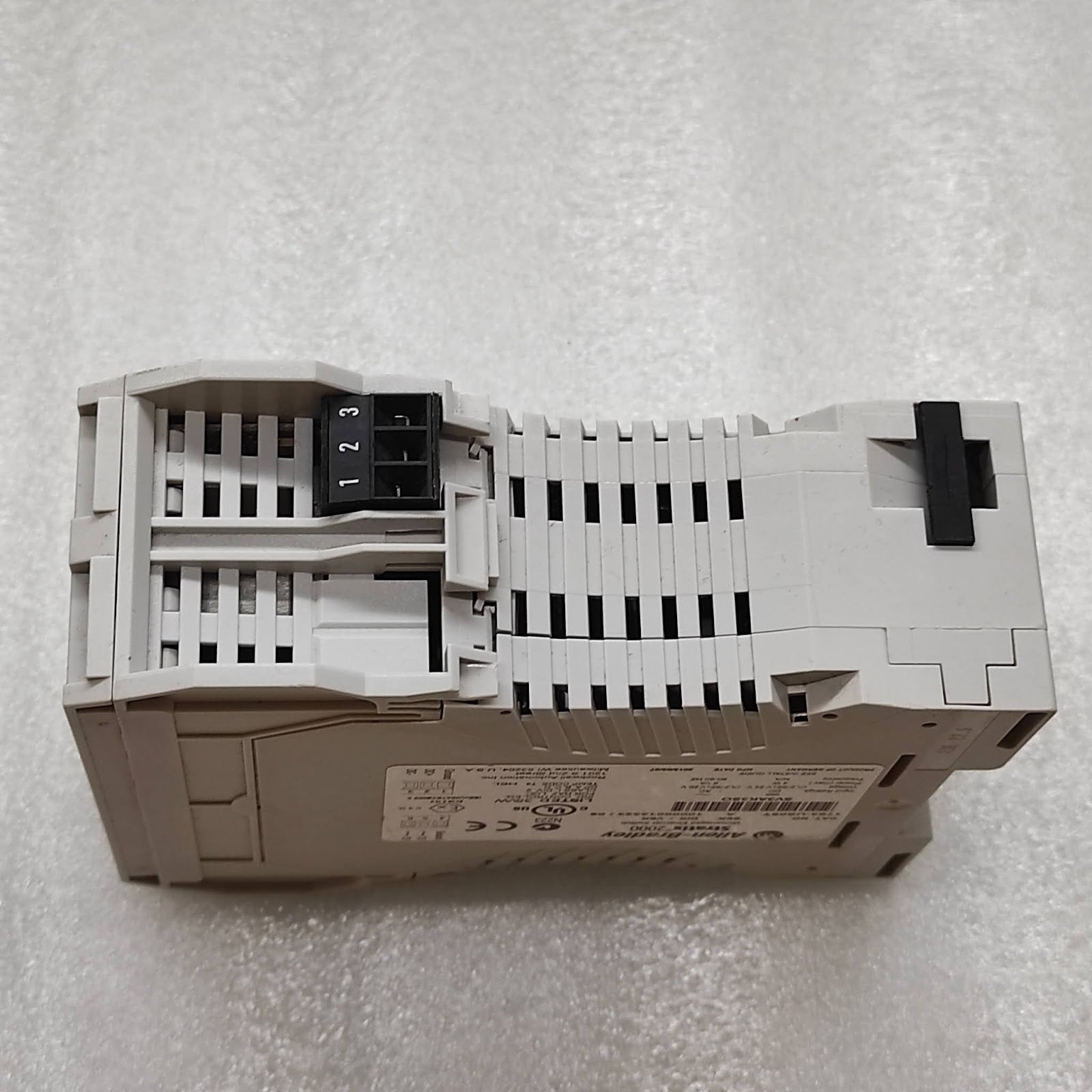 ALLEN BRADLEY STRATIX 2000 CAT 1783-US08T UNMANAGED ETHERNET SWITCH