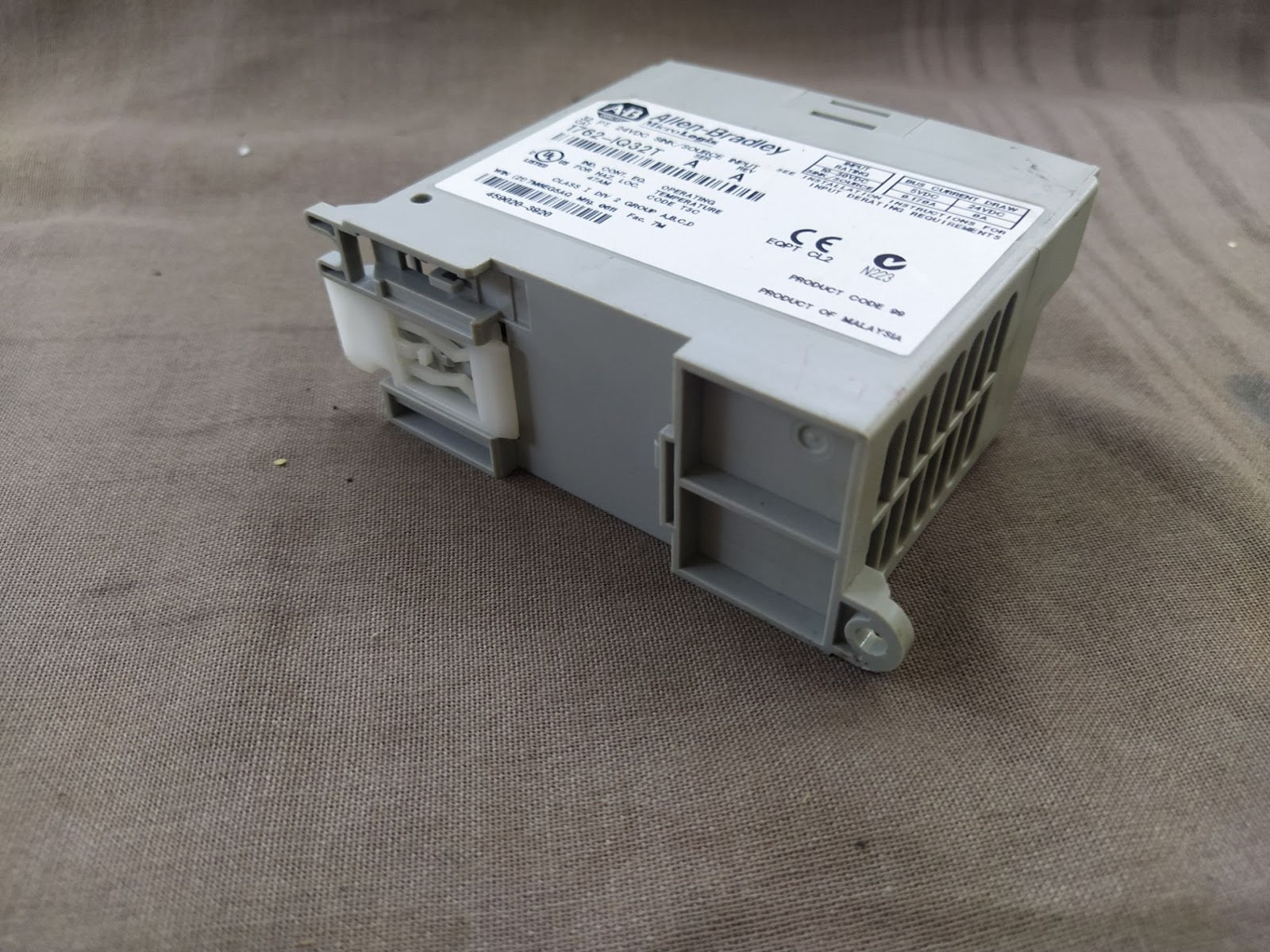 Allen Bradley Micro Logix CAT 1762-IQ32T Expansion I/O Module