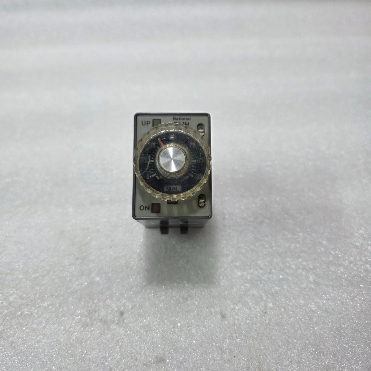 MATSUSHITA AT4132 PMH TIMER RELAY 200-240VAC PRE-OWNED MADE IN JAPAN