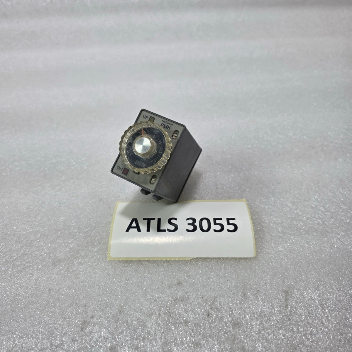MATSUSHITA AT4132 PMH TIMER RELAY 200-240VAC PRE-OWNED MADE IN JAPAN