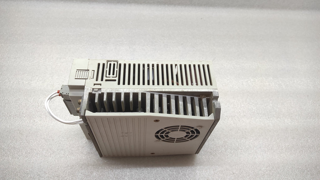 ALLEN BRADLEY CAT 2071-AP8 KINETIX SERVO DRIVE 5.0A