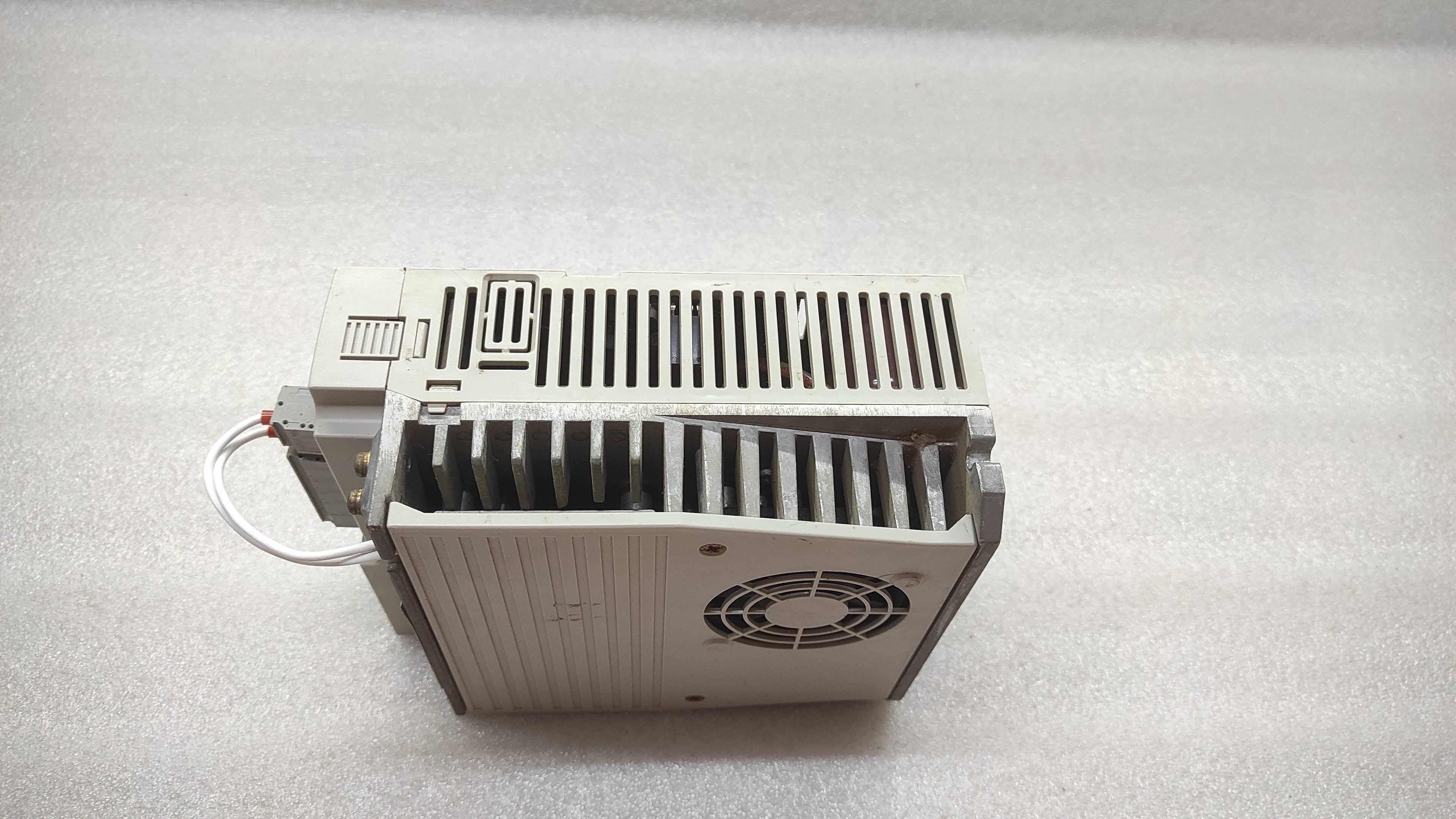 ALLEN BRADLEY CAT 2071-AP8 KINETIX SERVO DRIVE 5.0A